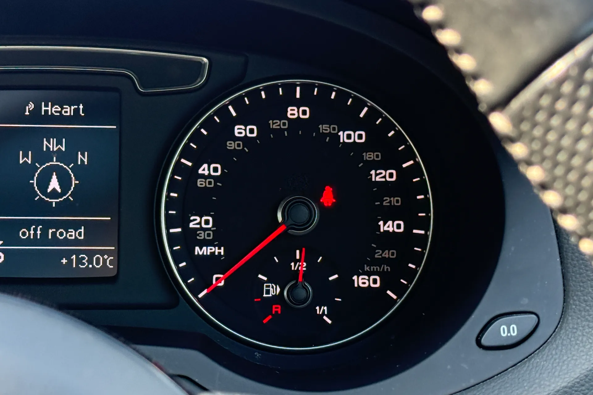 Audi Q3 thumbnail image number 18