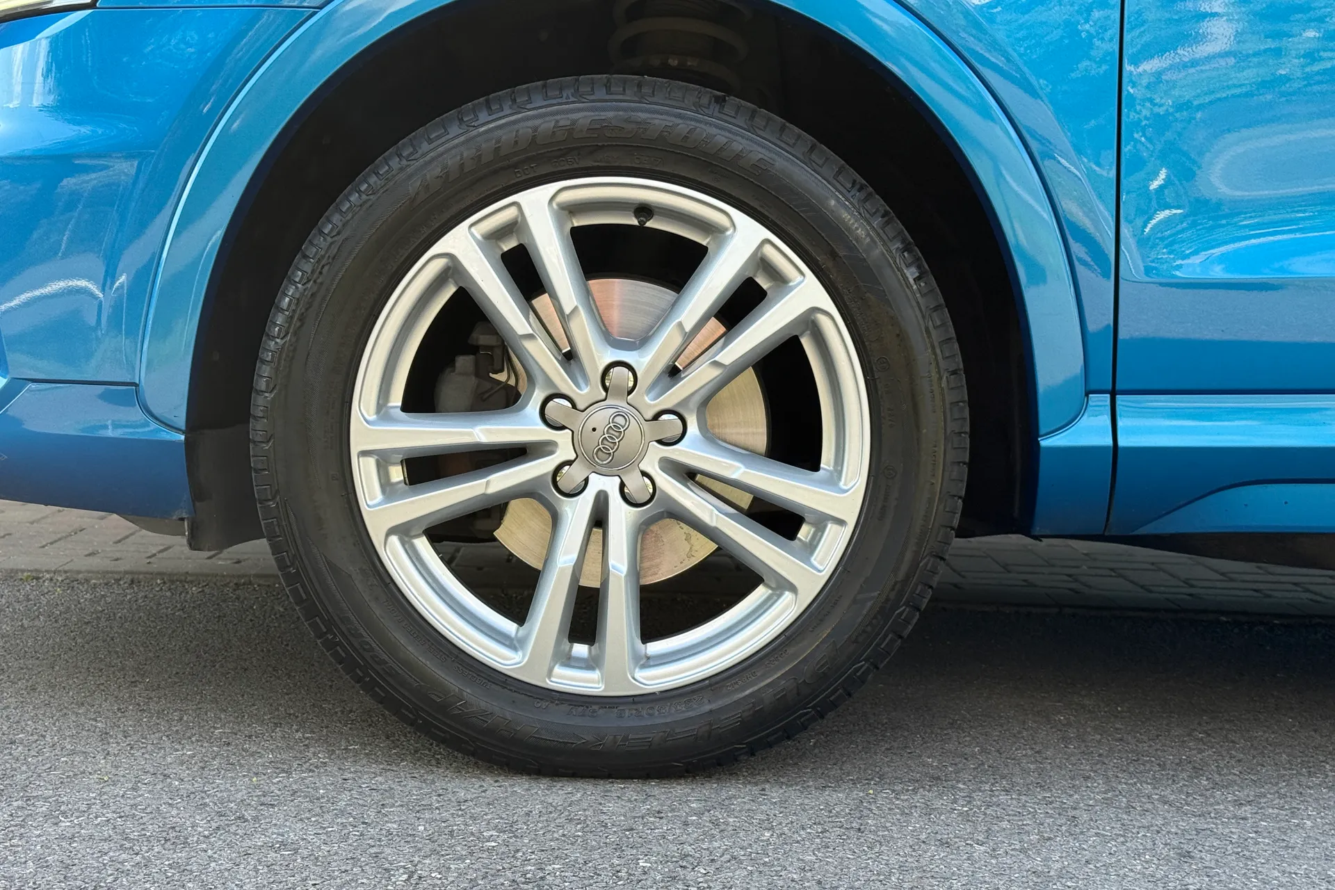 Audi Q3 thumbnail image number 9