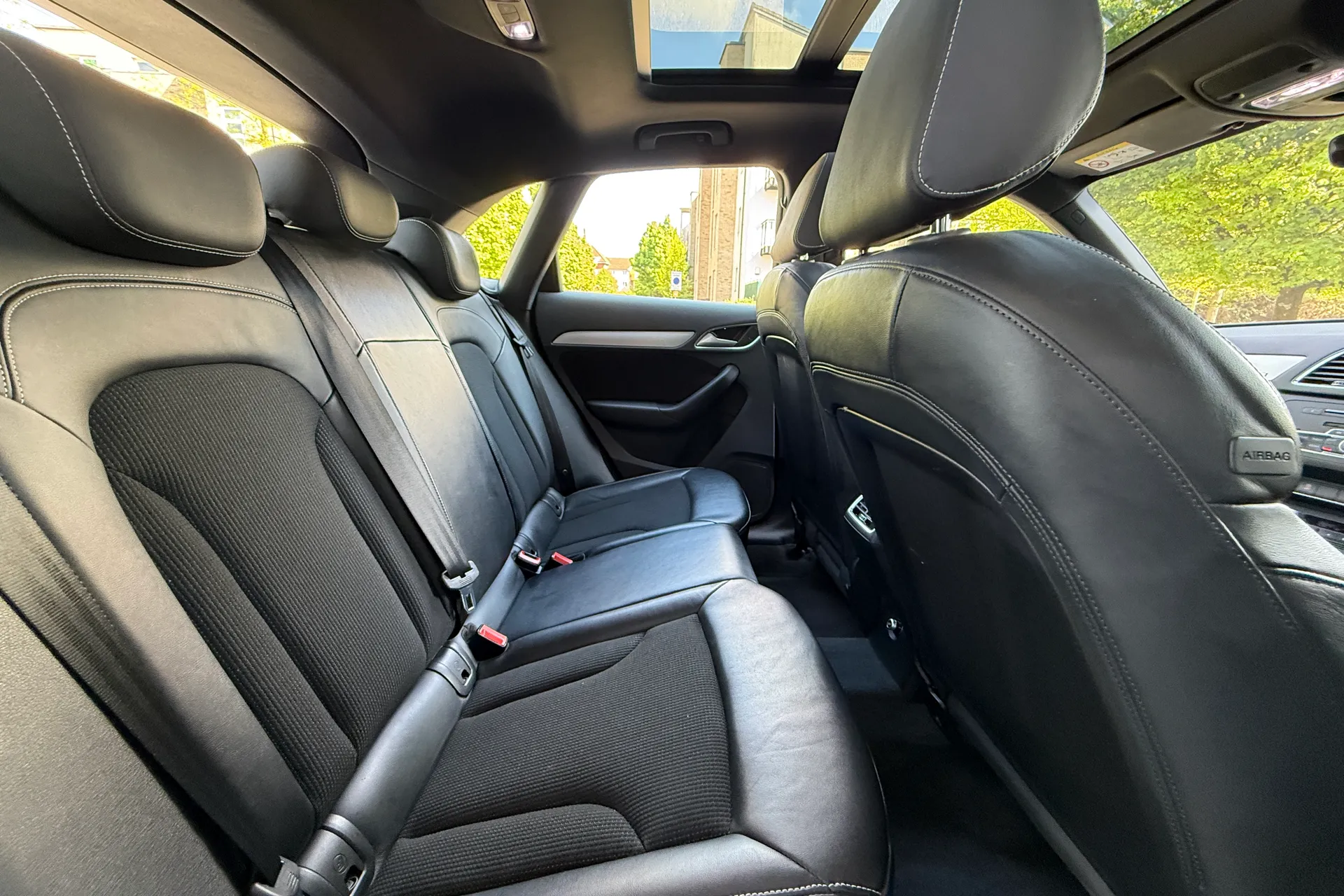 Audi Q3 thumbnail image number 40