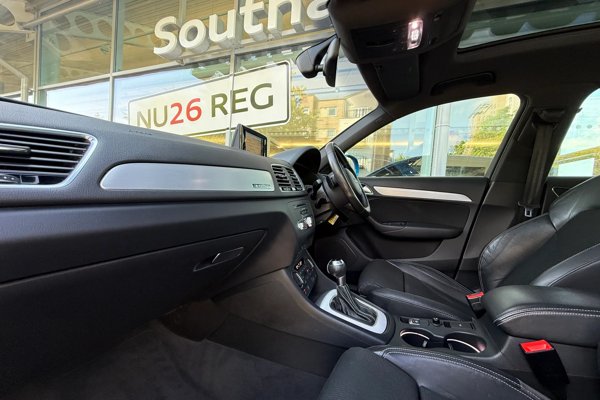 Audi Q3 thumbnail image number 7