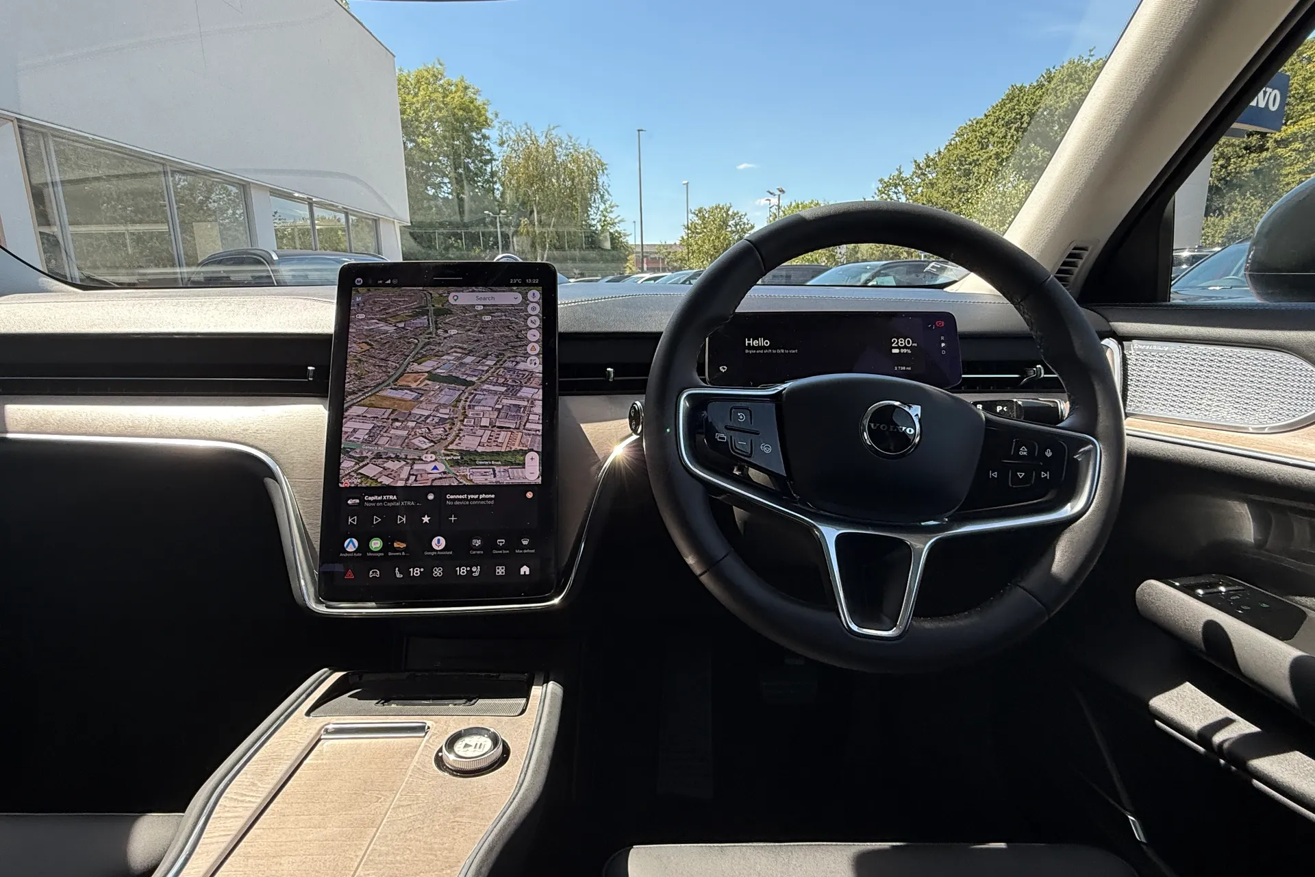 Volvo EX90 thumbnail image number 35