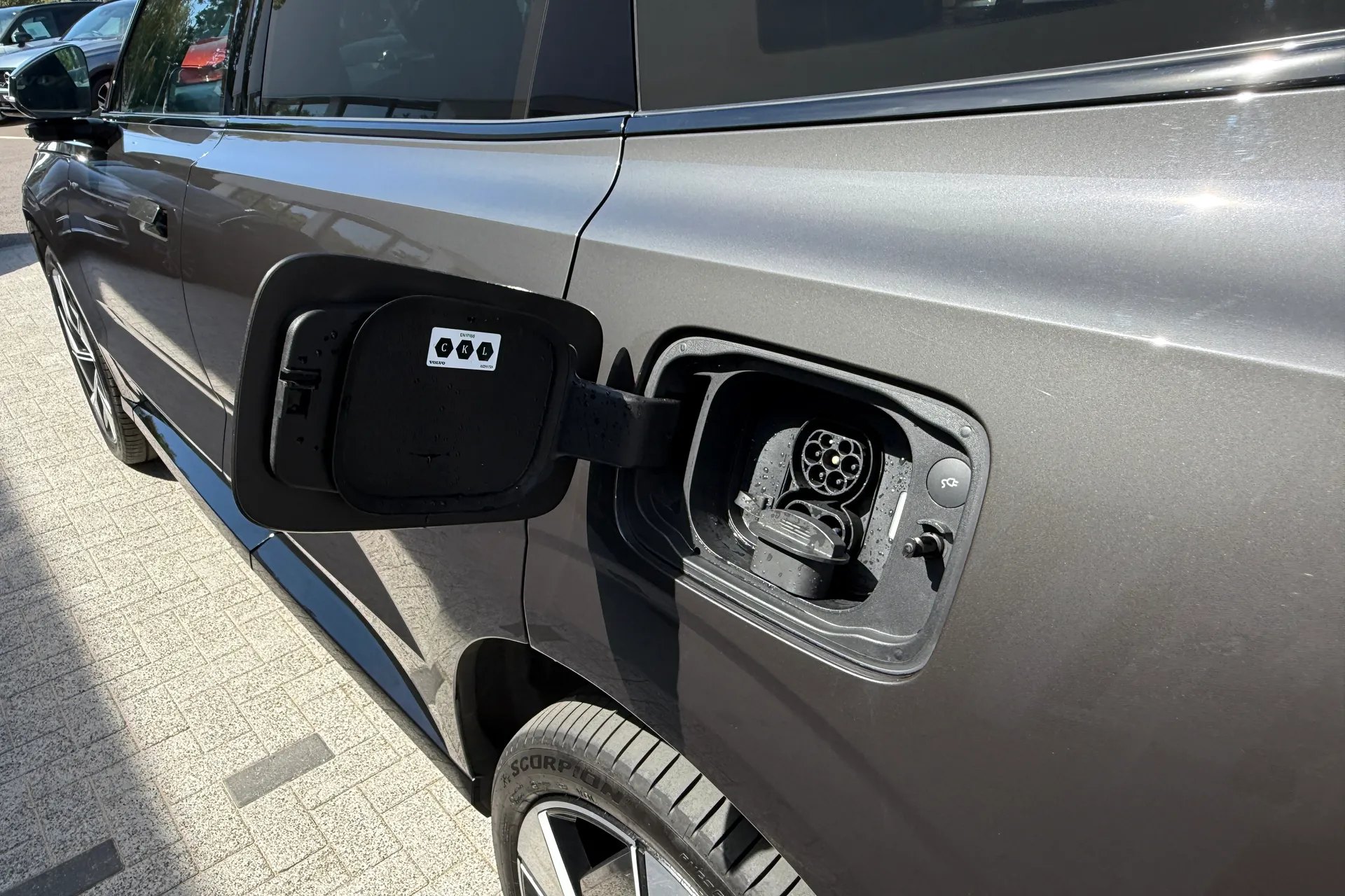 Volvo EX90 thumbnail image number 21