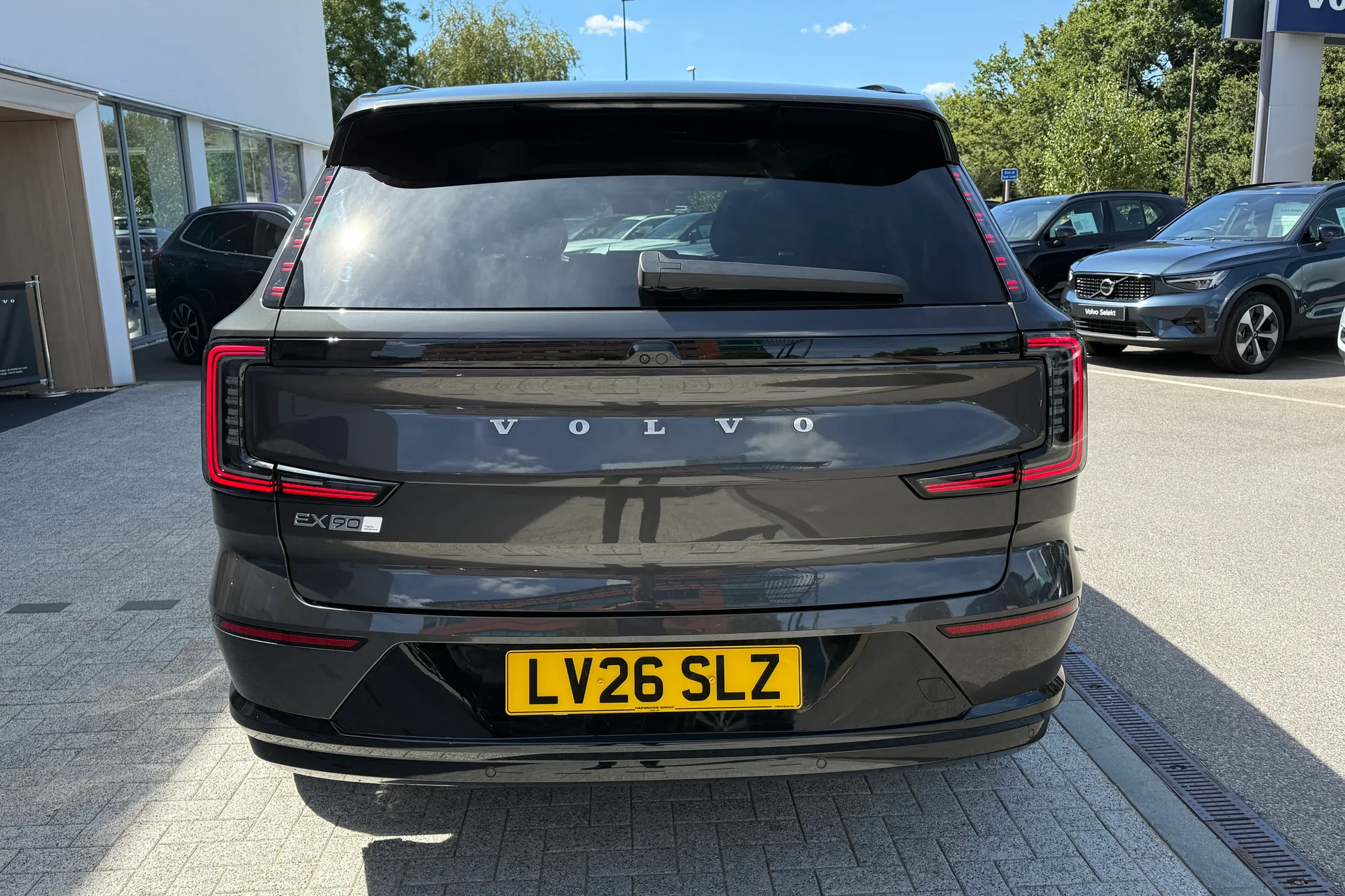 Volvo EX90 thumbnail image number 11