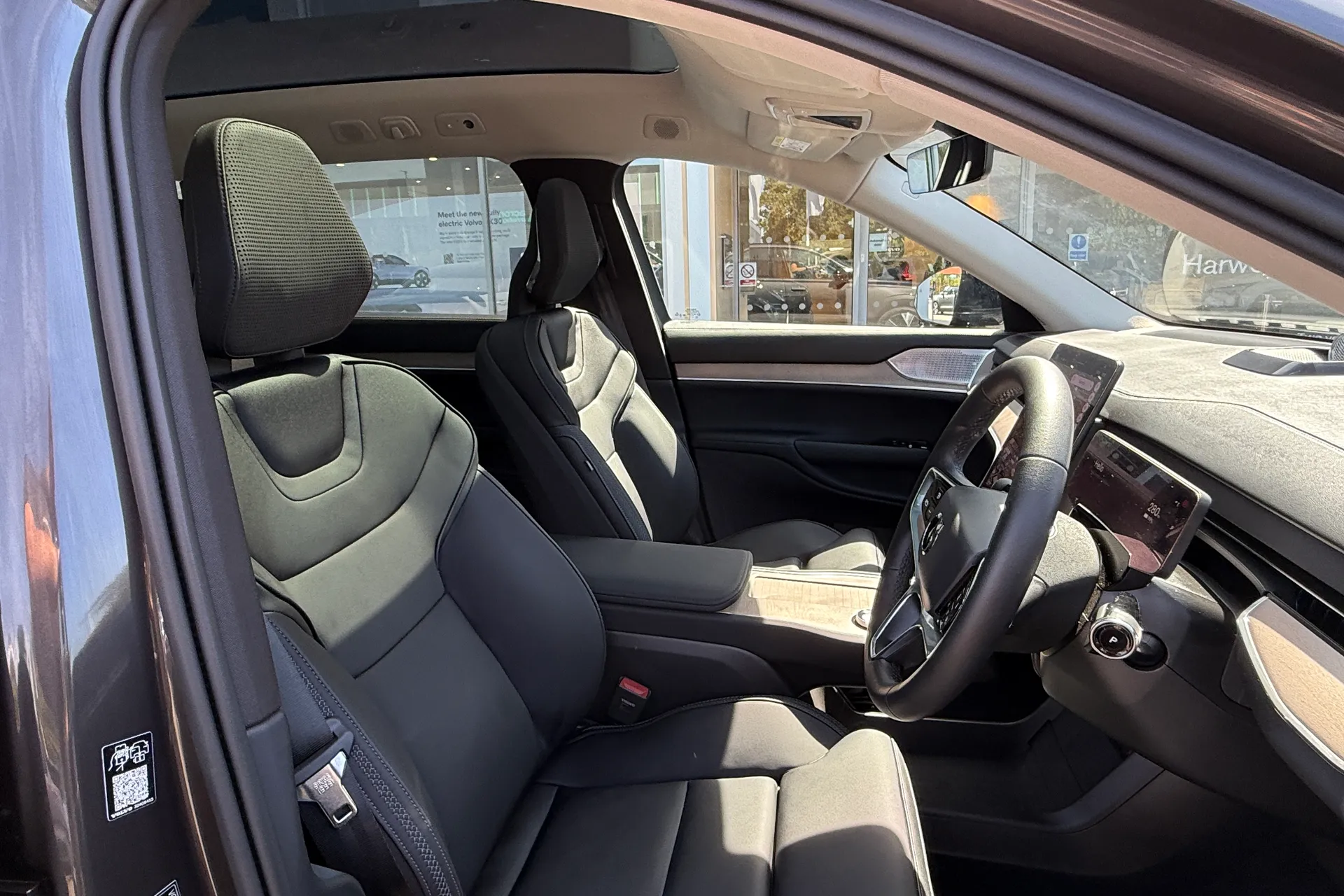 Volvo EX90 thumbnail image number 27