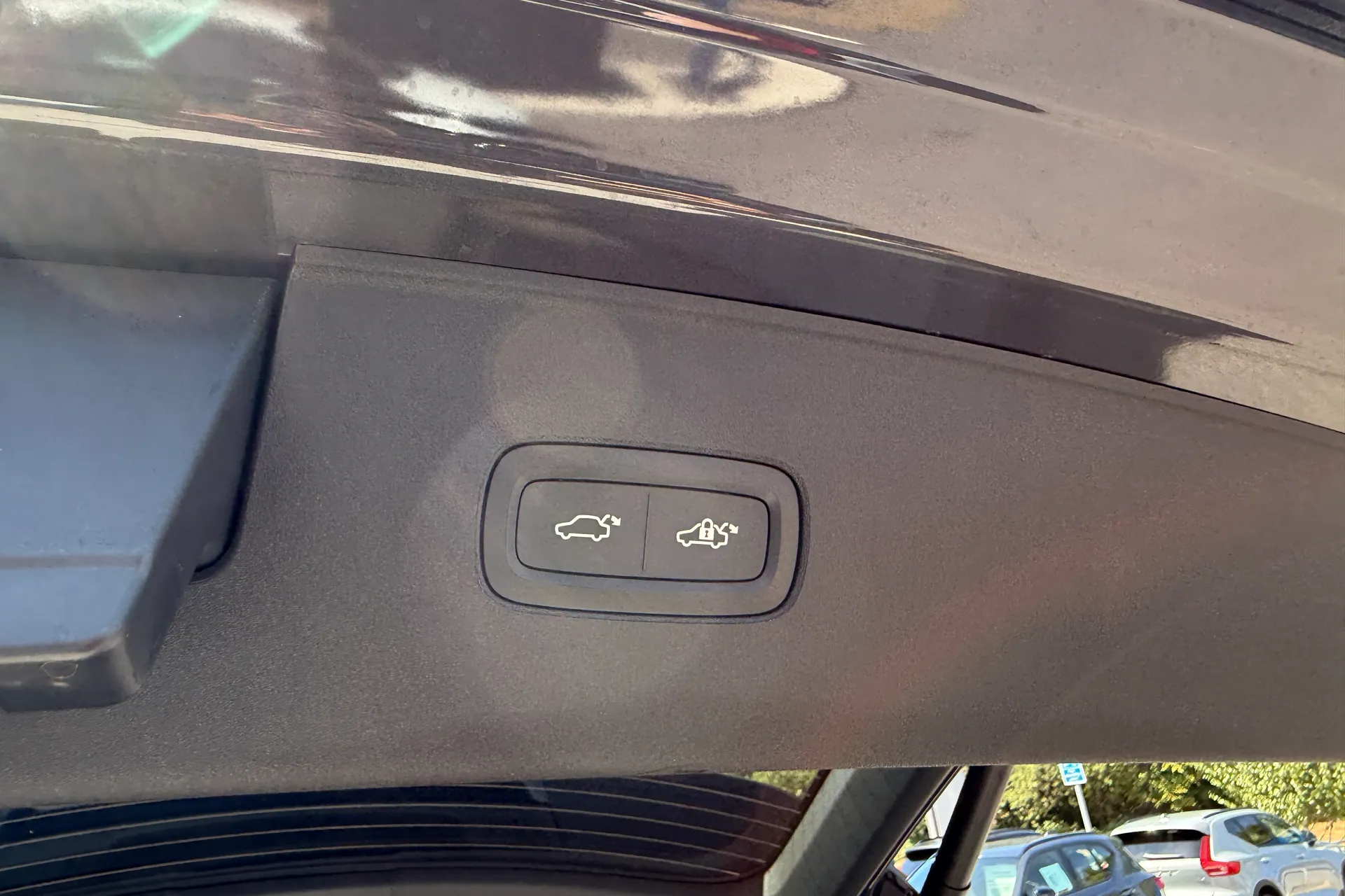 Volvo EX90 thumbnail image number 23