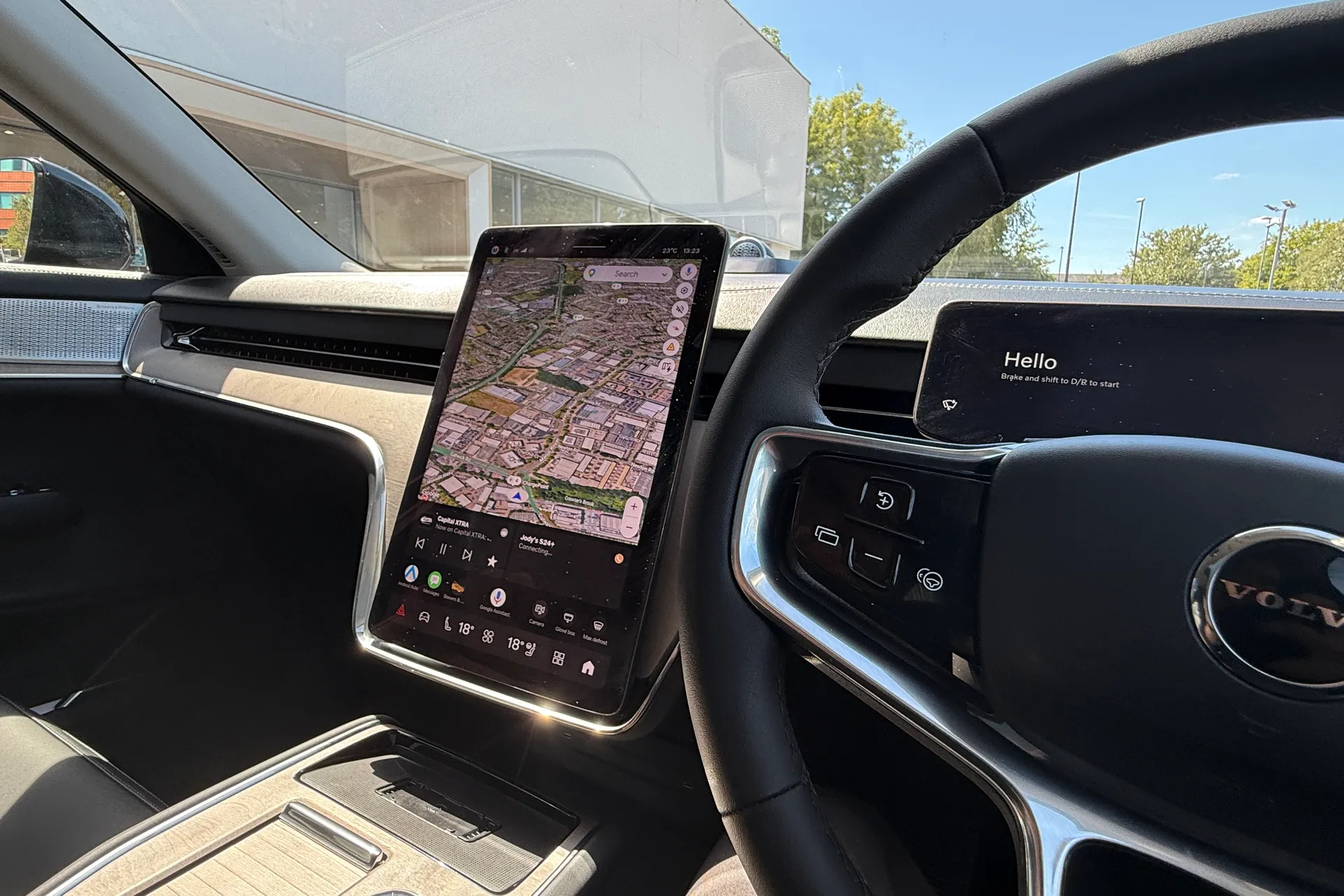Volvo EX90 thumbnail image number 37