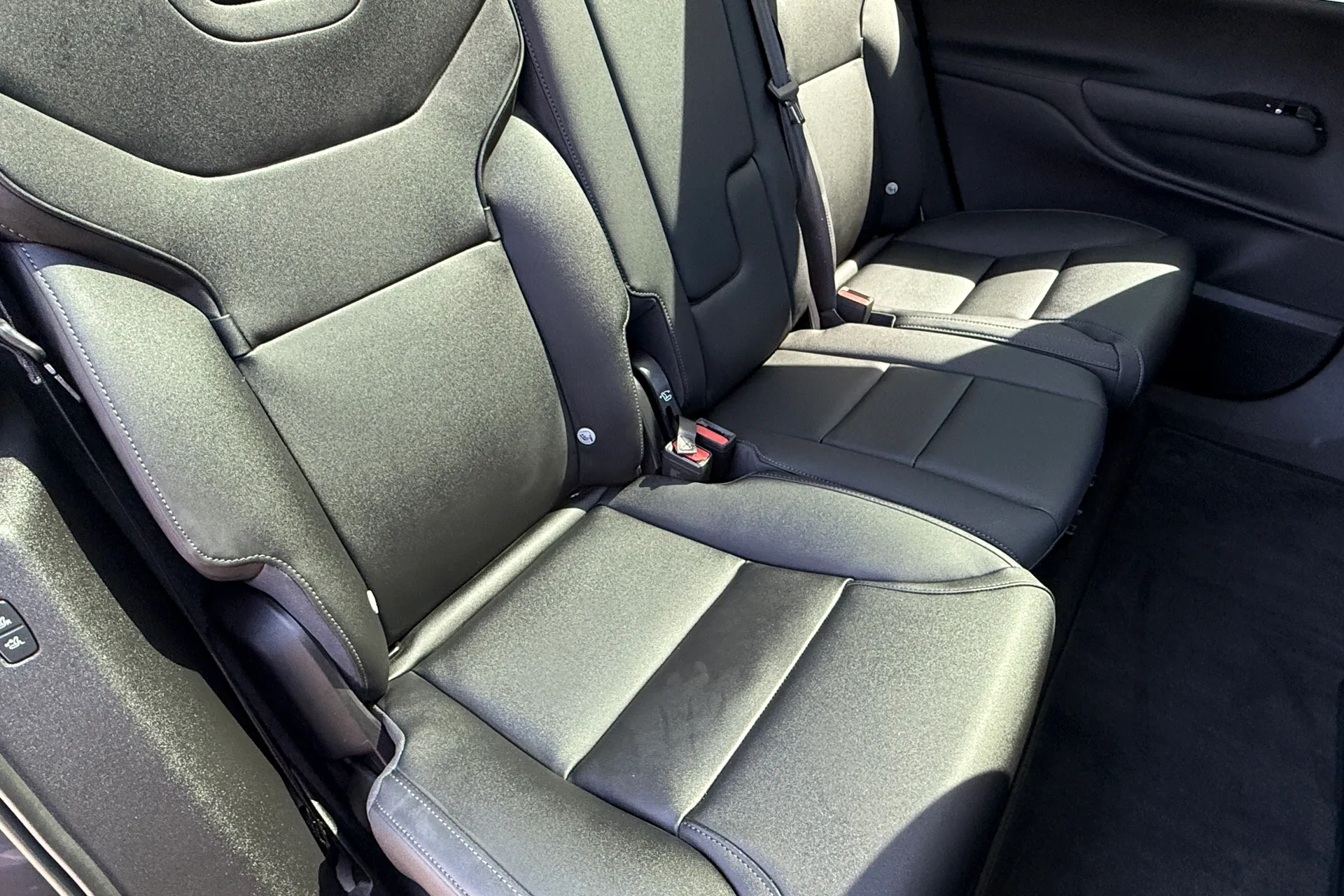 Volvo EX90 thumbnail image number 26