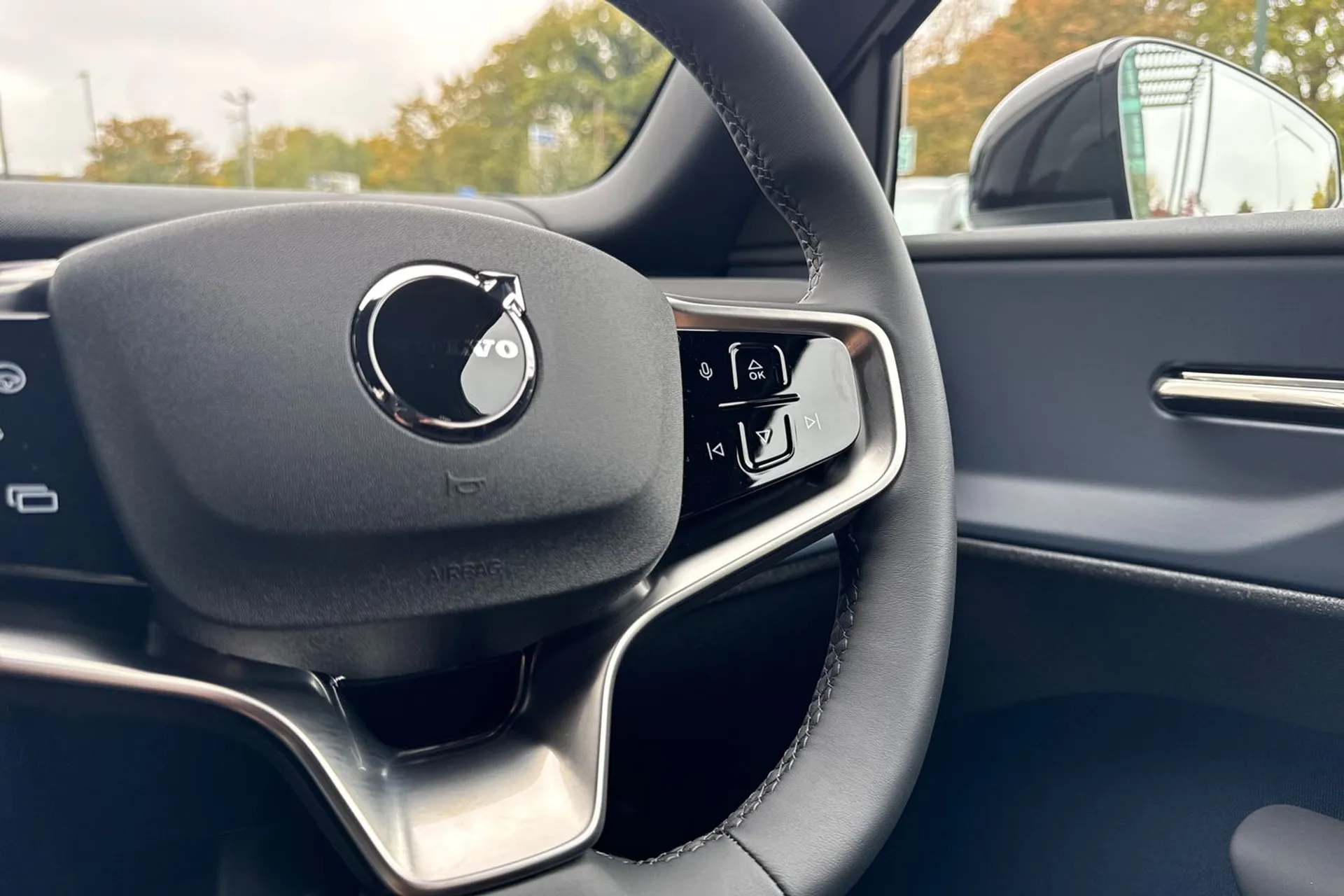 Volvo EX30 thumbnail image number 34