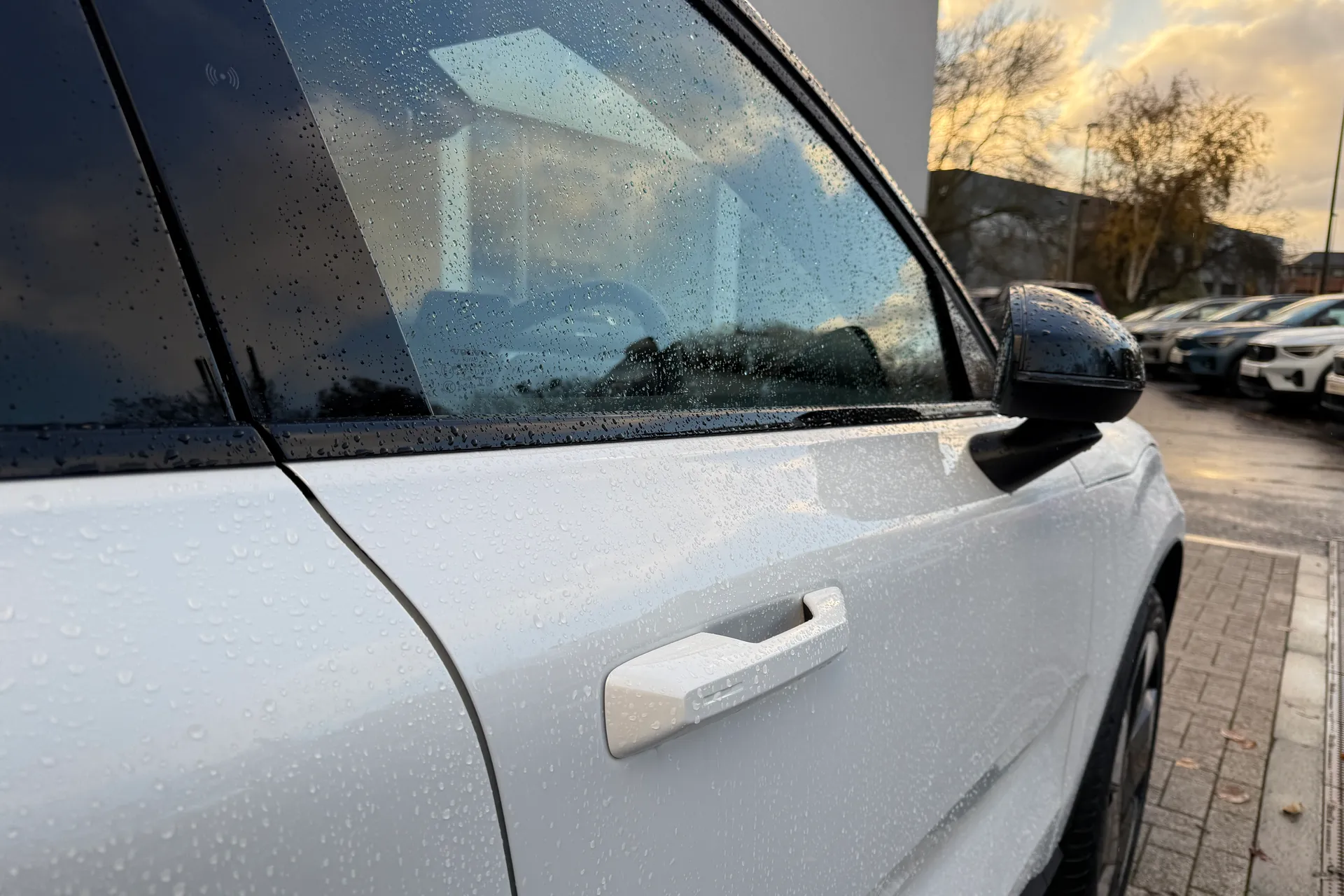 Volvo EX30 thumbnail image number 17