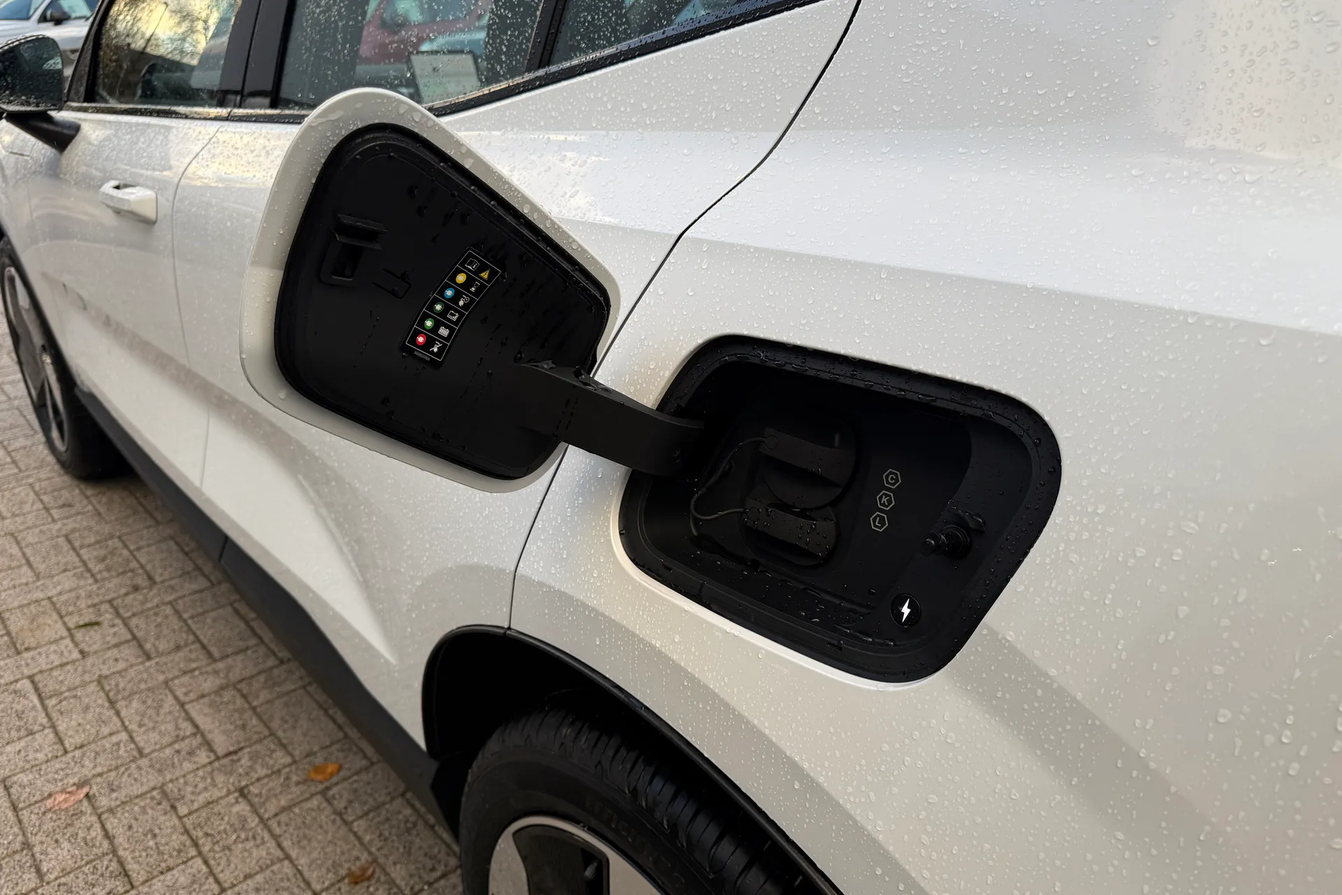 Volvo EX30 thumbnail image number 15