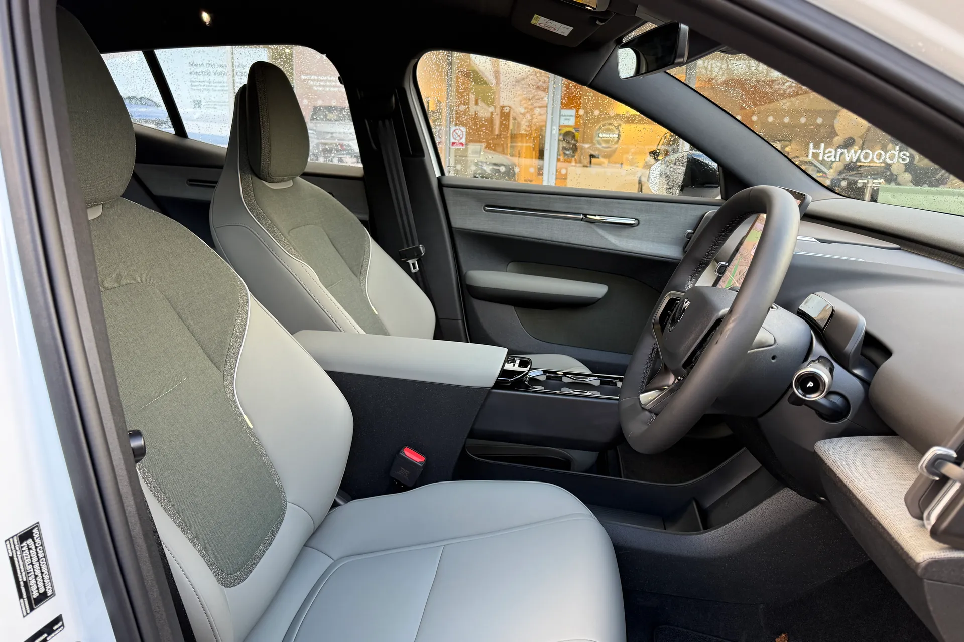 Volvo EX30 thumbnail image number 22