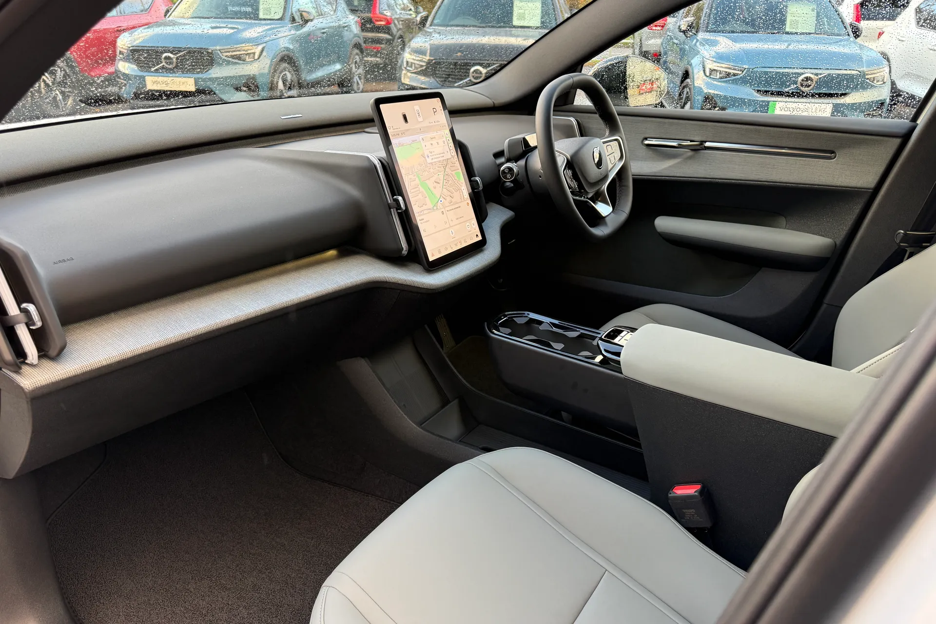 Volvo EX30 thumbnail image number 23