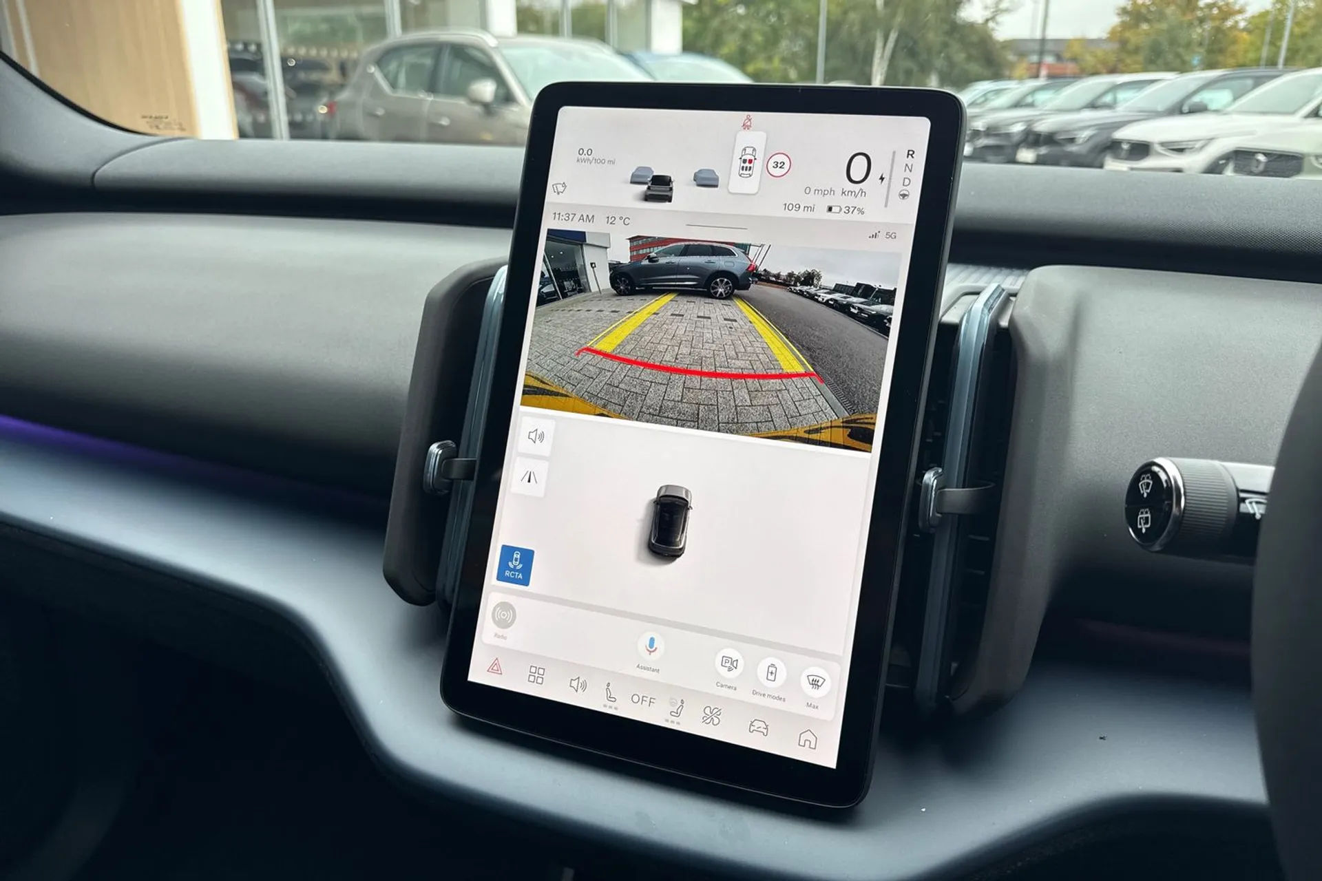 Volvo EX30 thumbnail image number 36