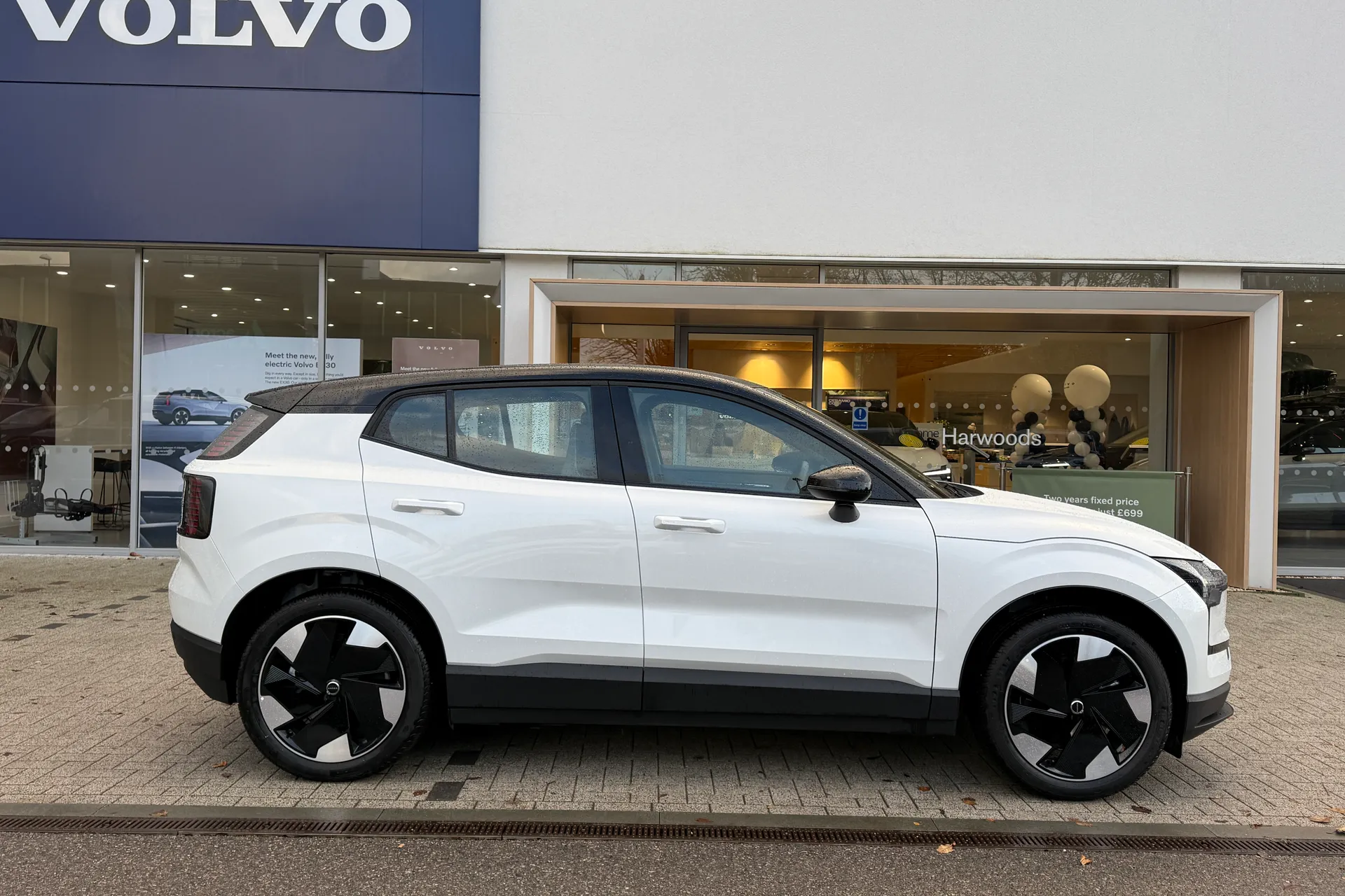 Volvo EX30 thumbnail image number 3