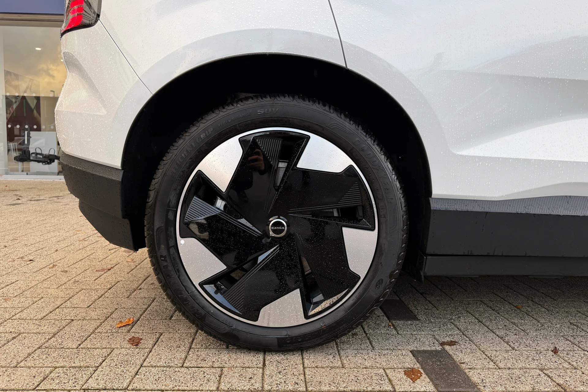 Volvo EX30 thumbnail image number 10