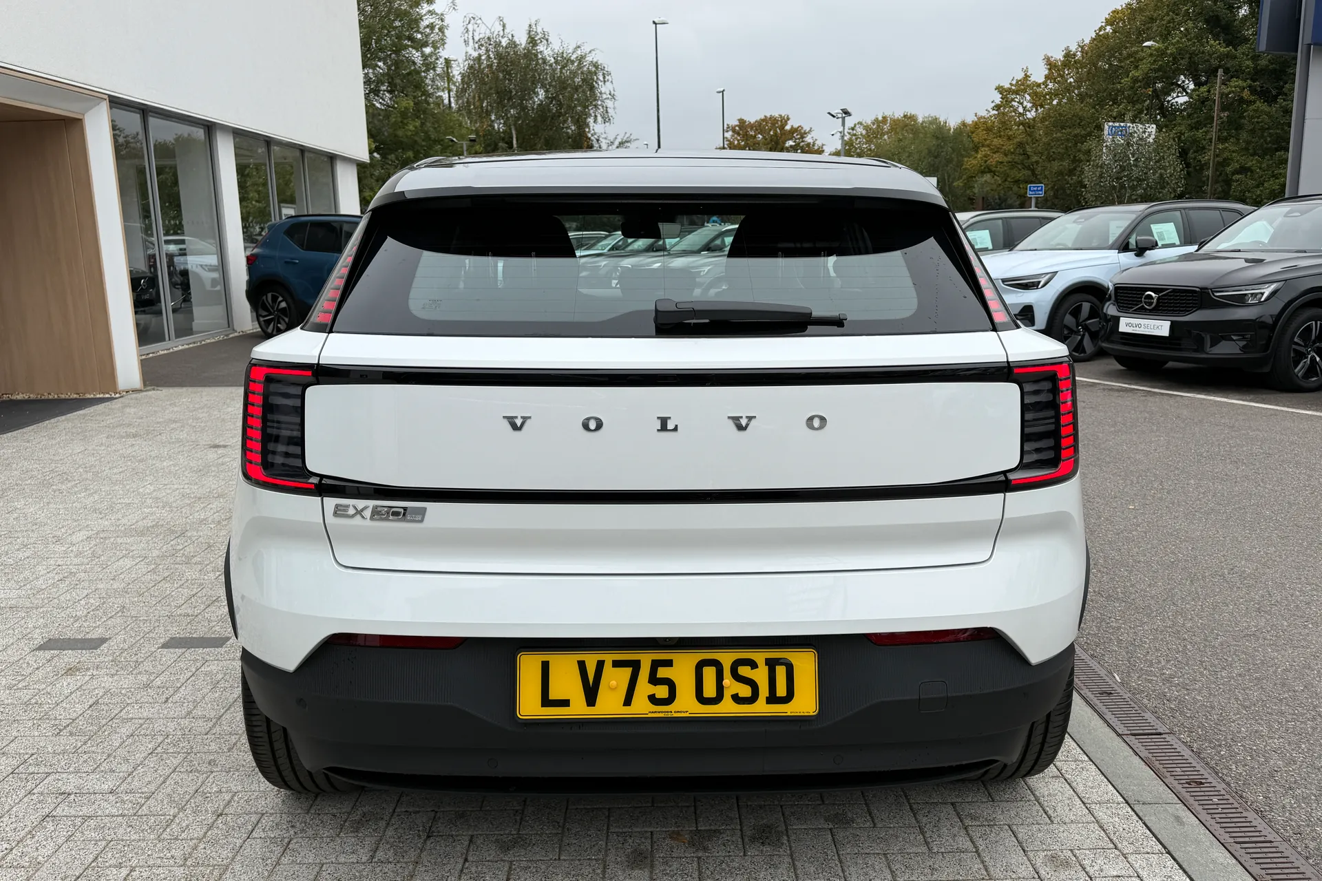 Volvo EX30 thumbnail image number 8