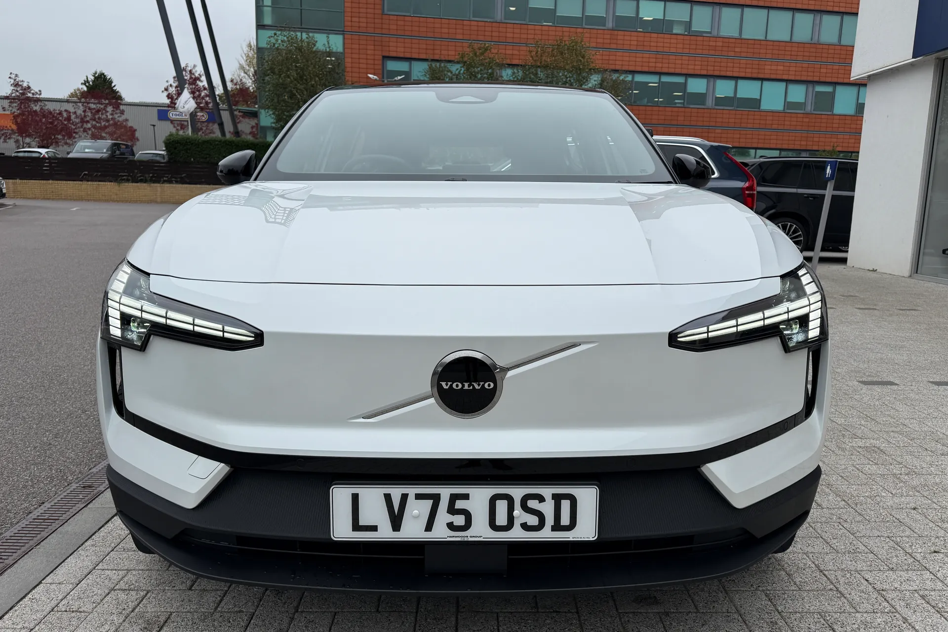 Volvo EX30 thumbnail image number 12