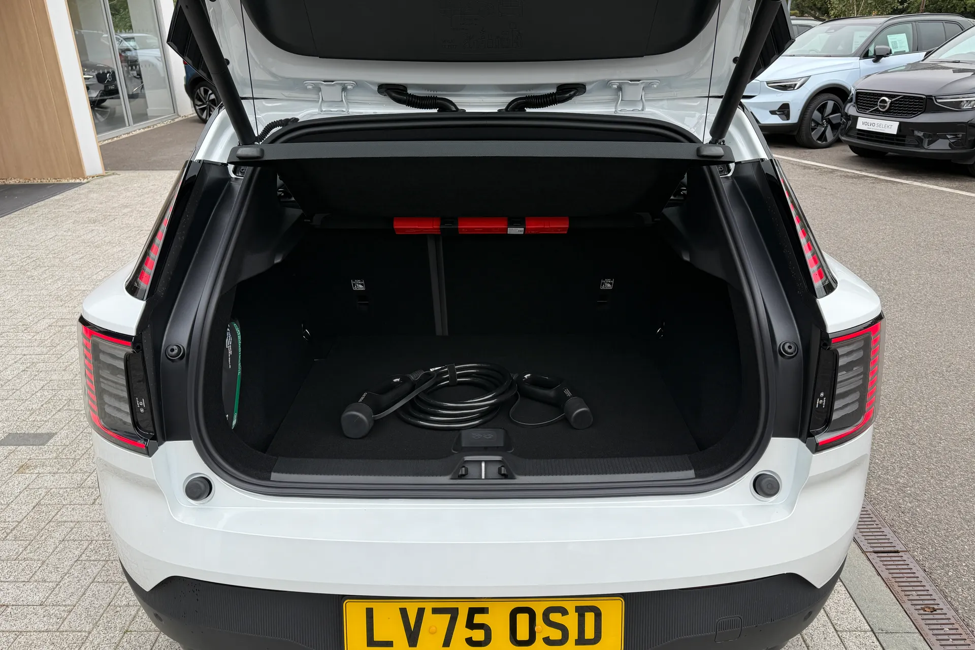 Volvo EX30 thumbnail image number 19