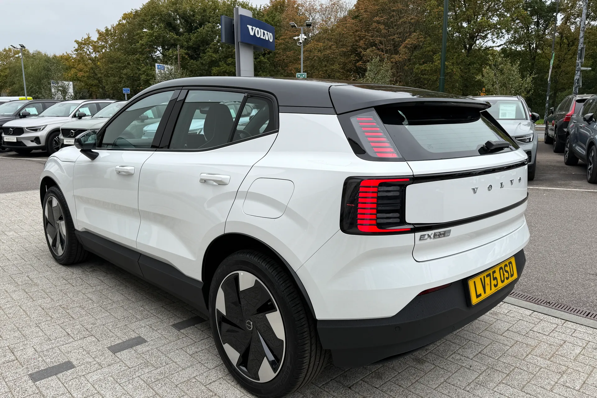 Volvo EX30 thumbnail image number 9