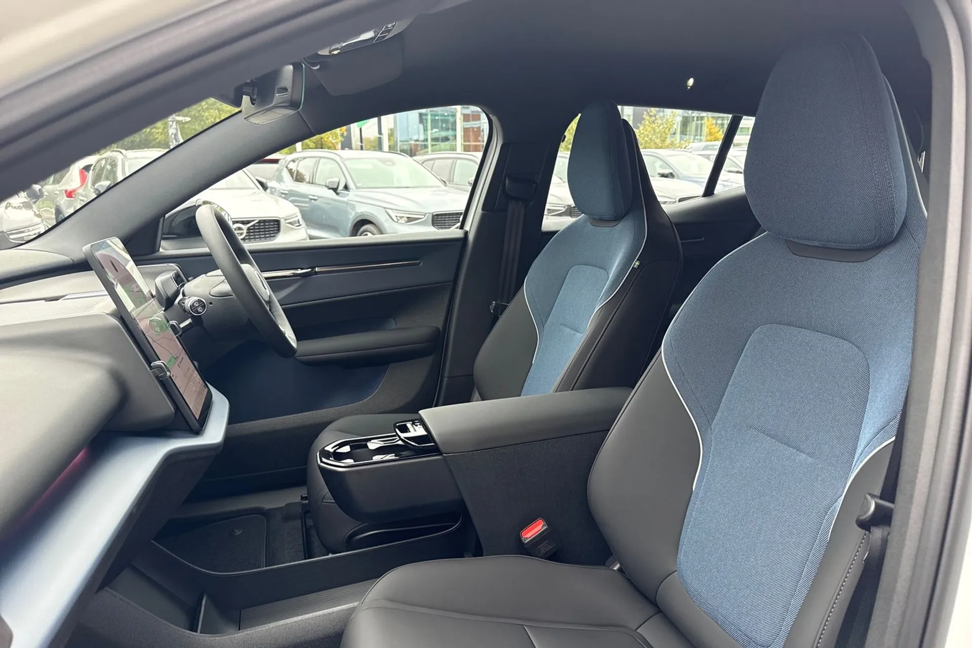 Volvo EX30 thumbnail image number 27