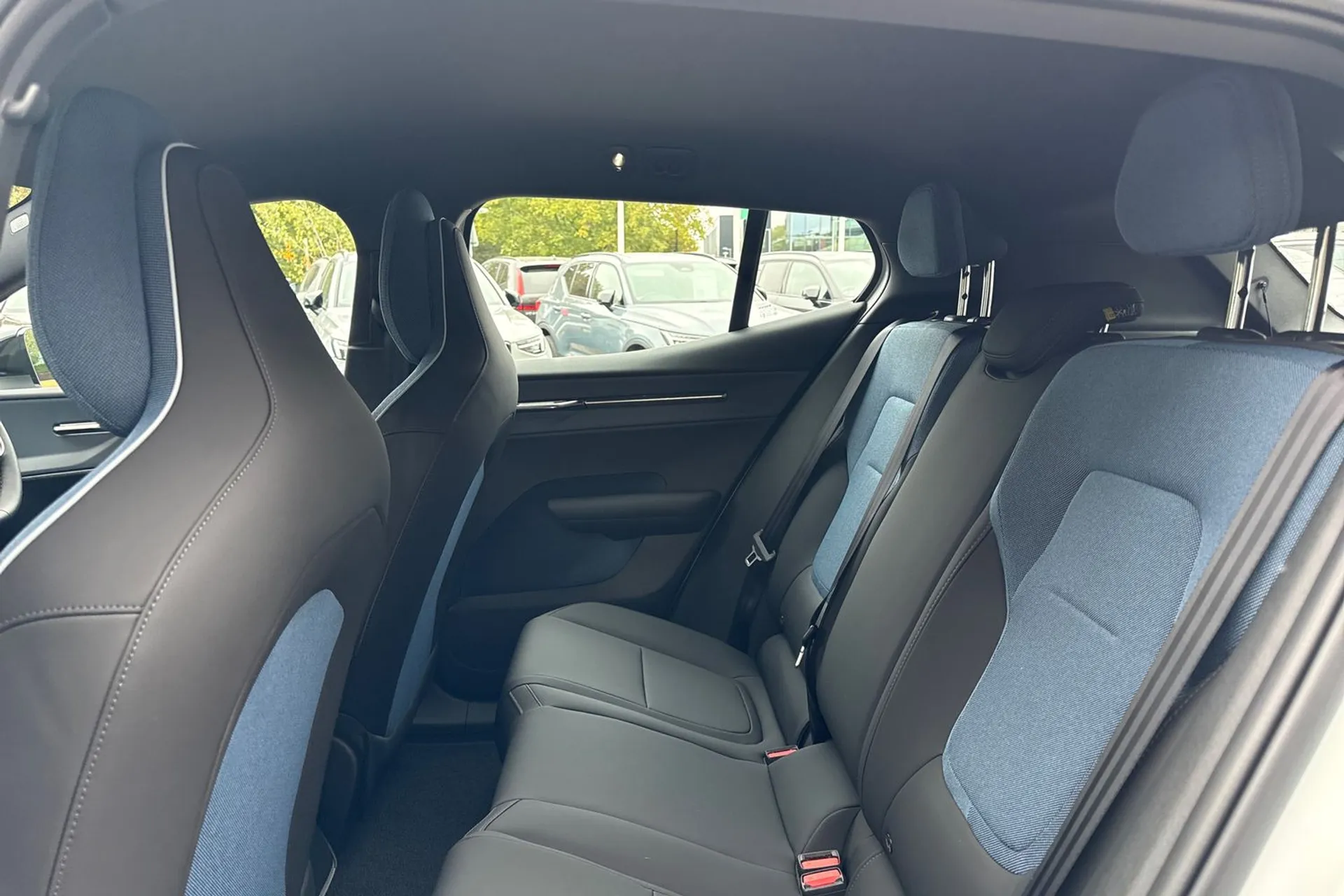 Volvo EX30 thumbnail image number 29