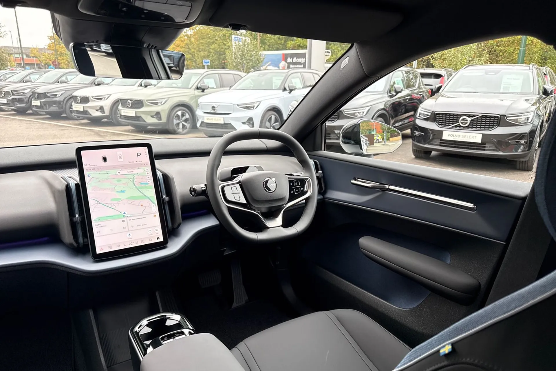 Volvo EX30 thumbnail image number 32