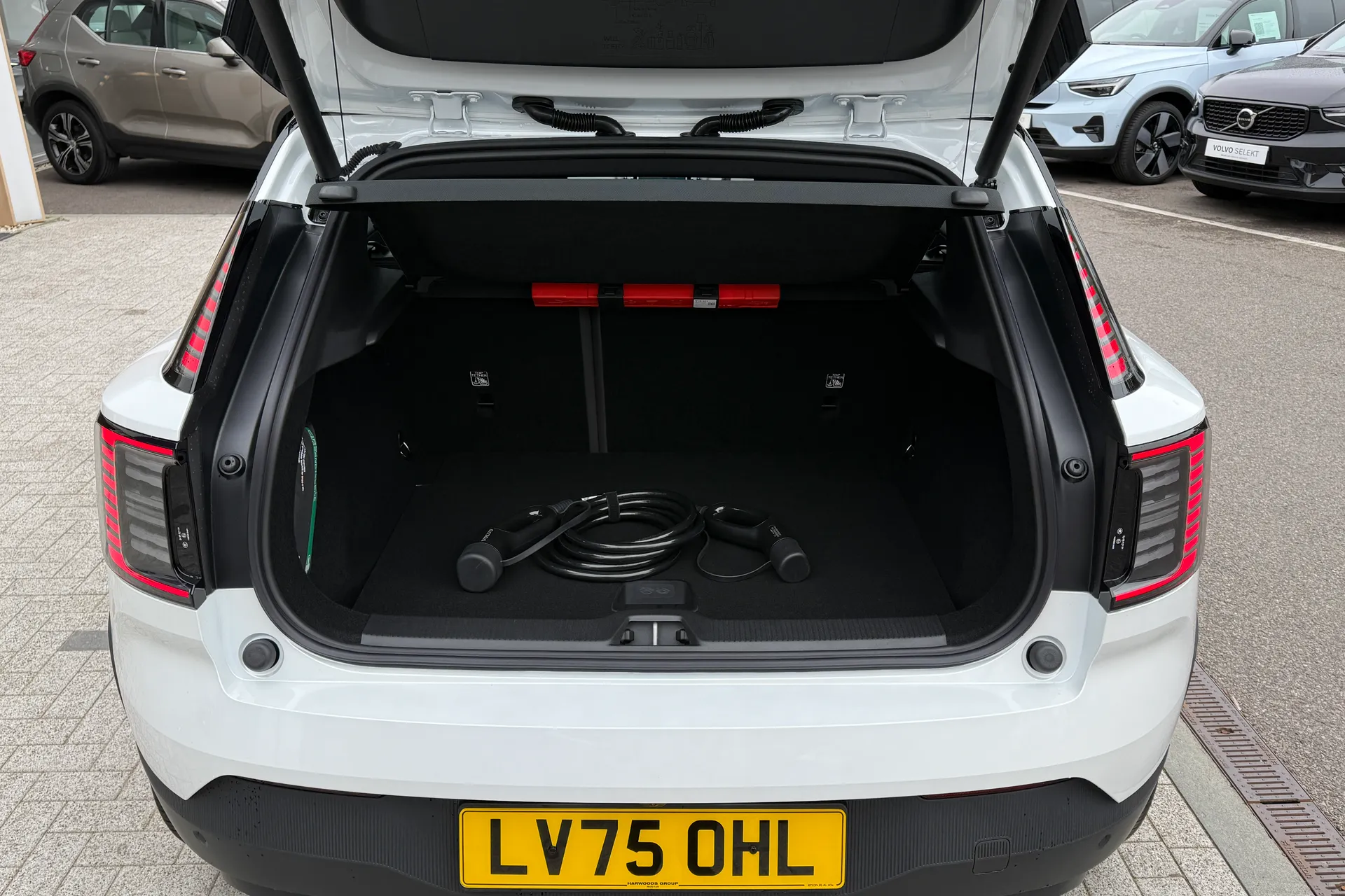 Volvo EX30 thumbnail image number 19