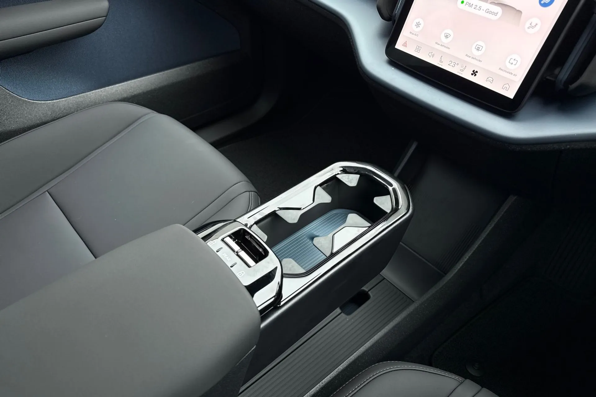 Volvo EX30 thumbnail image number 42