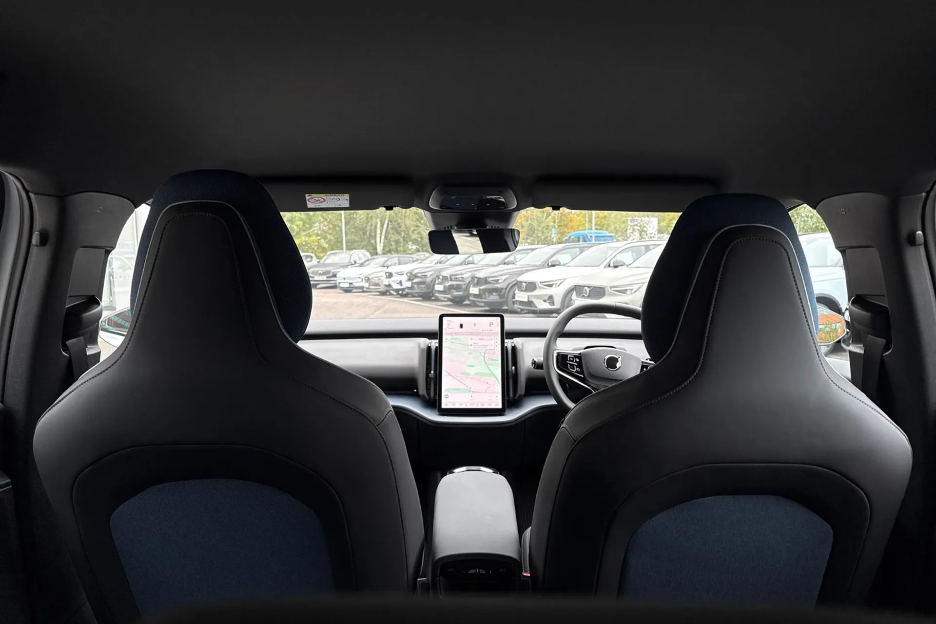 Volvo EX30 thumbnail image number 21