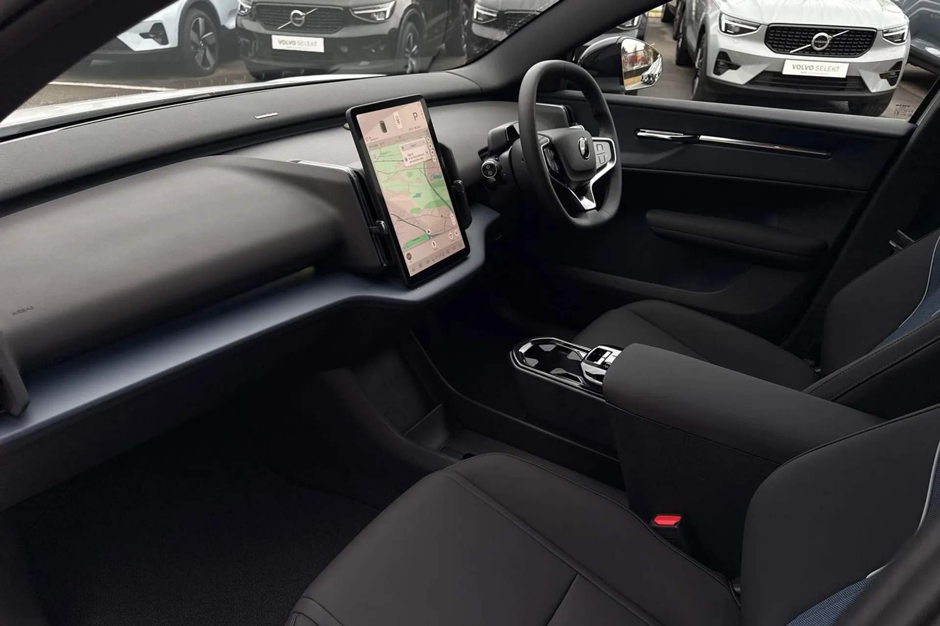 Volvo EX30 thumbnail image number 26