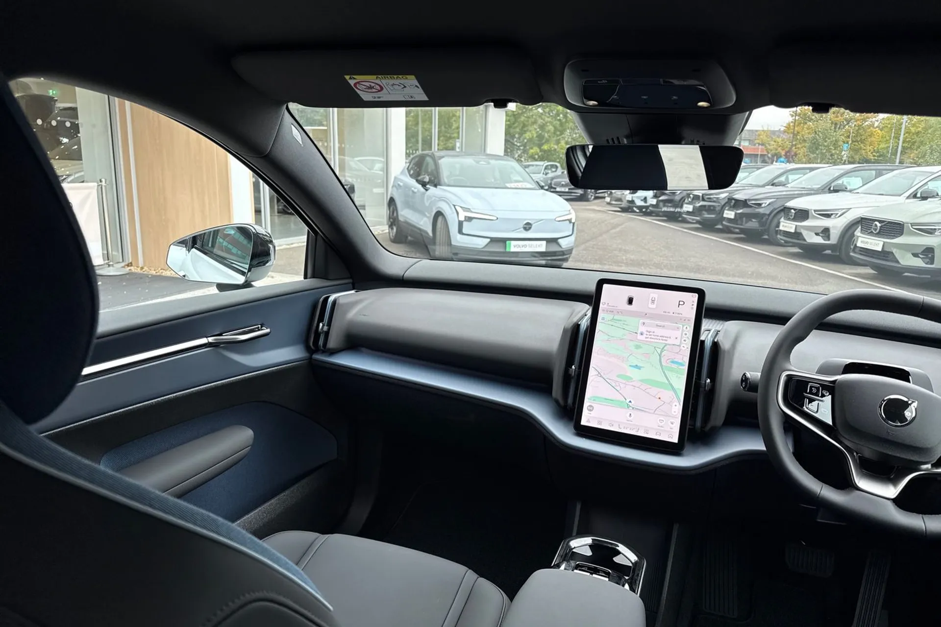 Volvo EX30 thumbnail image number 31