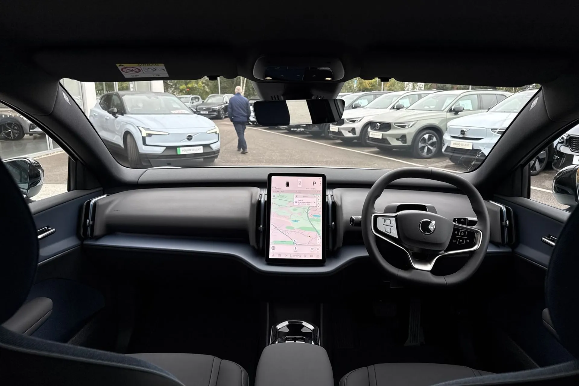 Volvo EX30 thumbnail image number 3