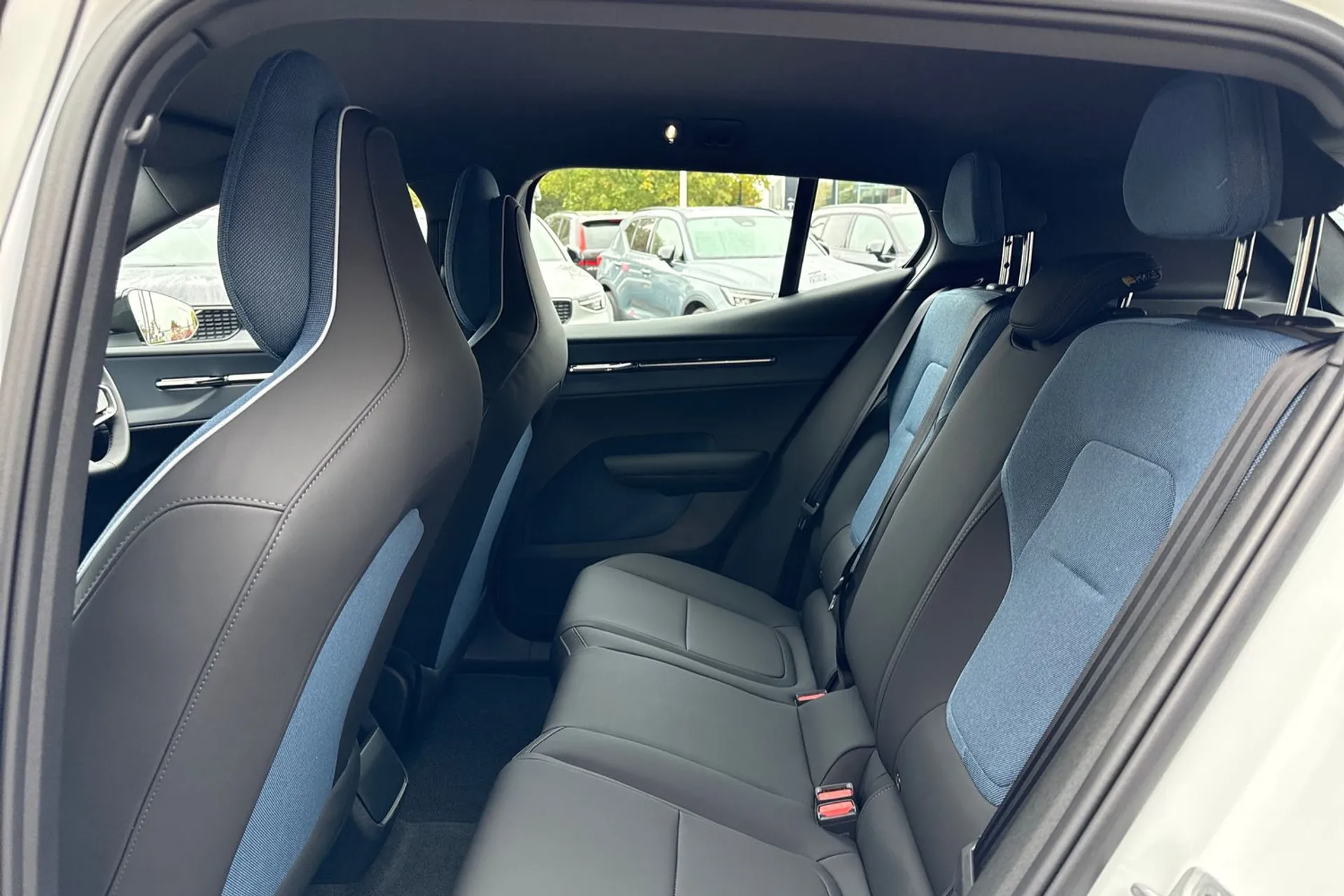 Volvo EX30 thumbnail image number 29