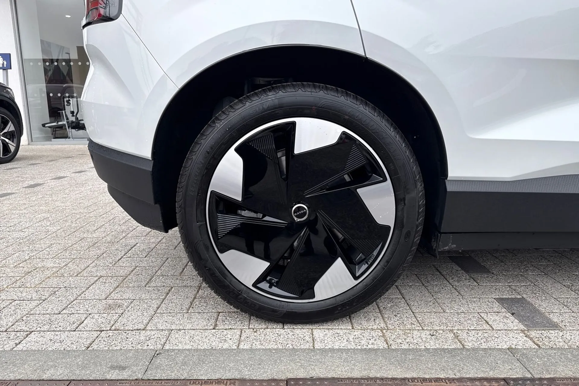 Volvo EX30 thumbnail image number 13