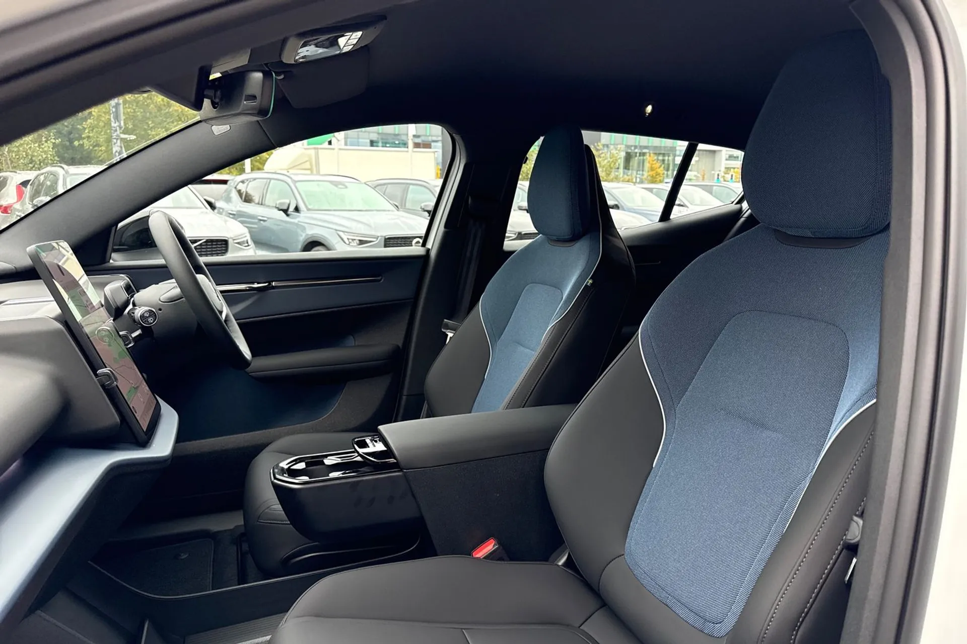 Volvo EX30 thumbnail image number 27