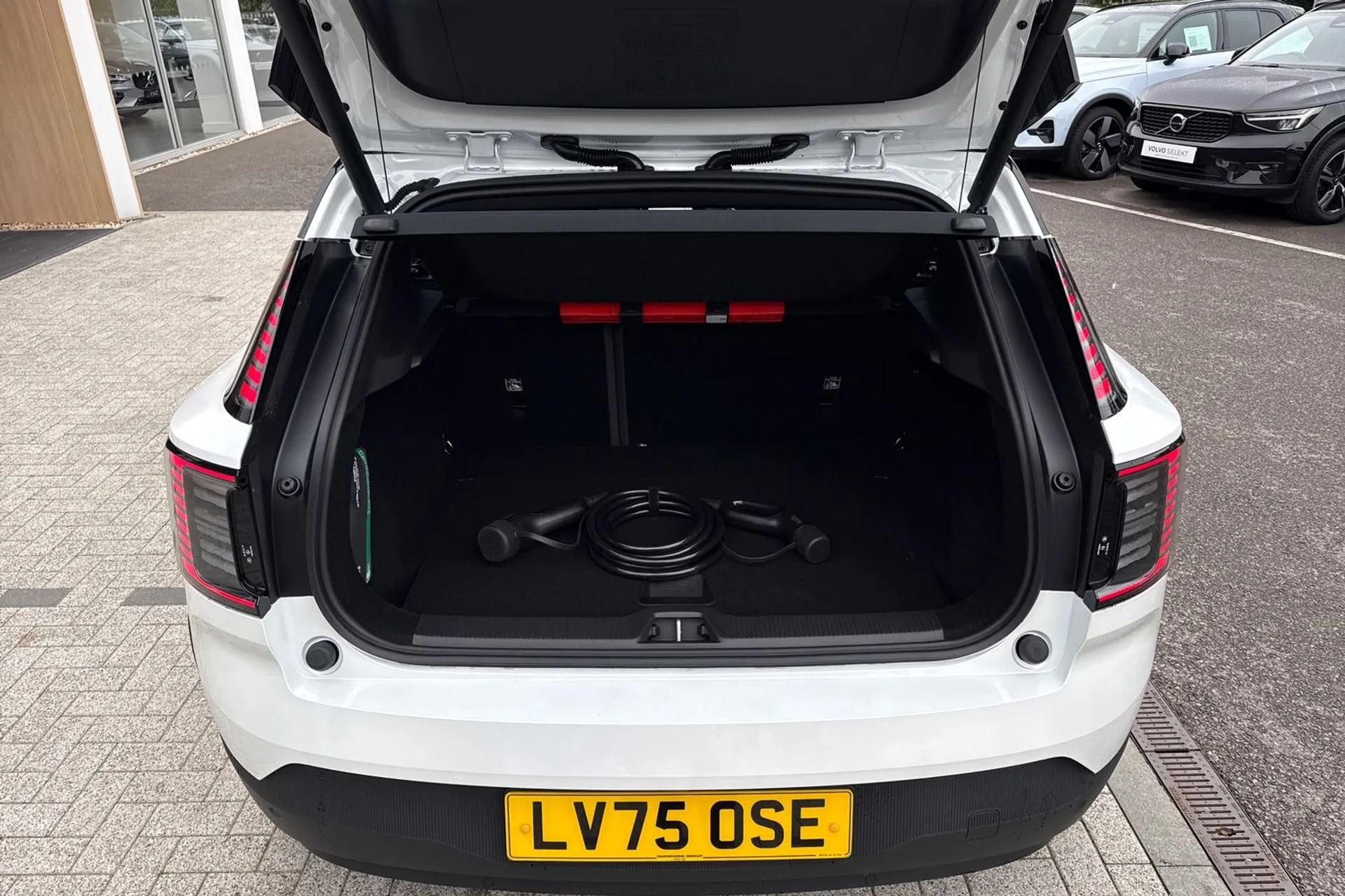 Volvo EX30 thumbnail image number 19