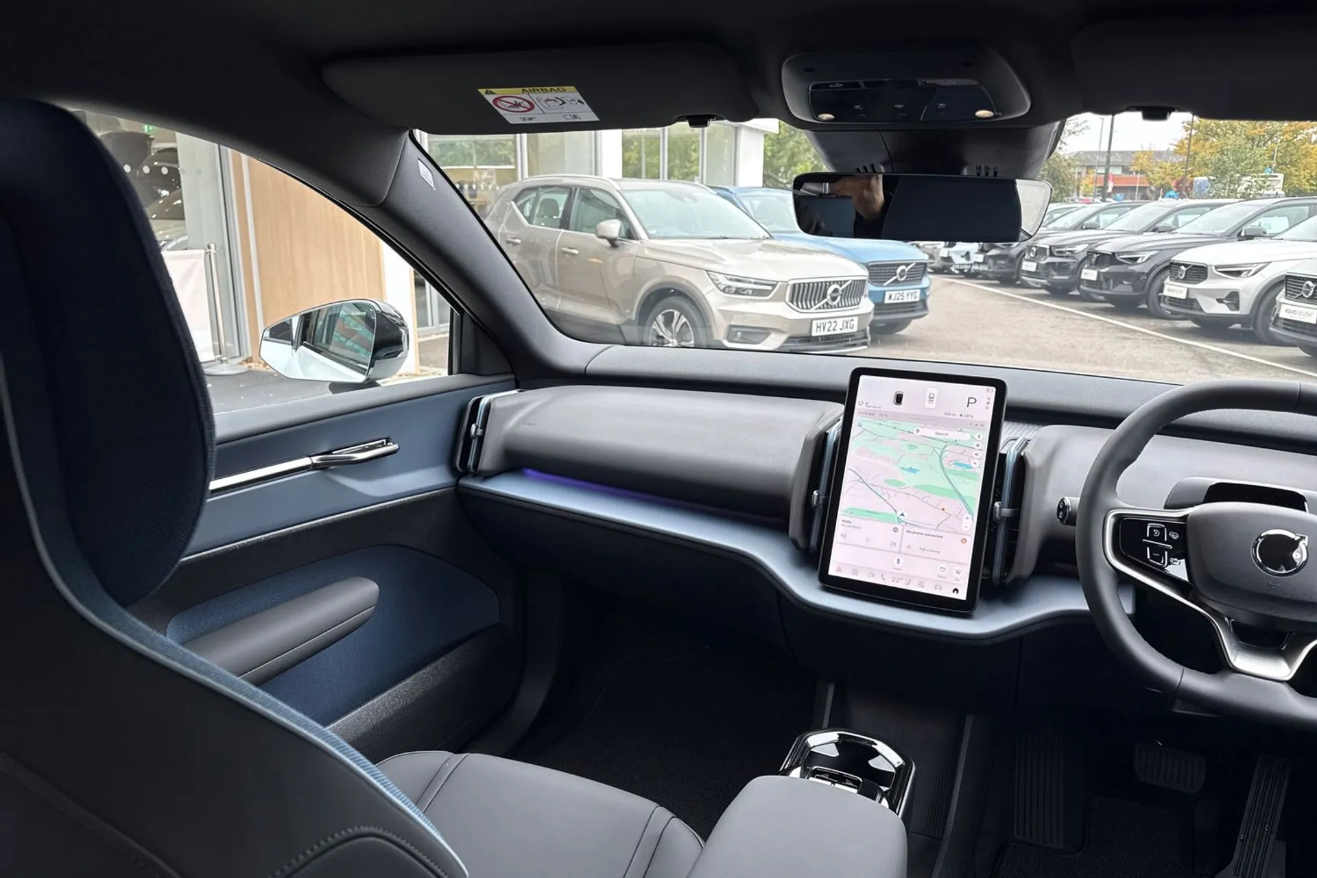 Volvo EX30 thumbnail image number 32