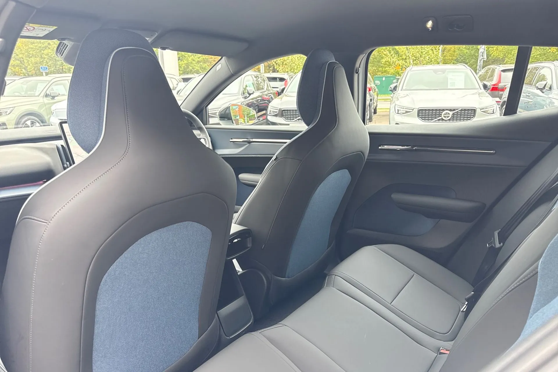 Volvo EX30 thumbnail image number 31