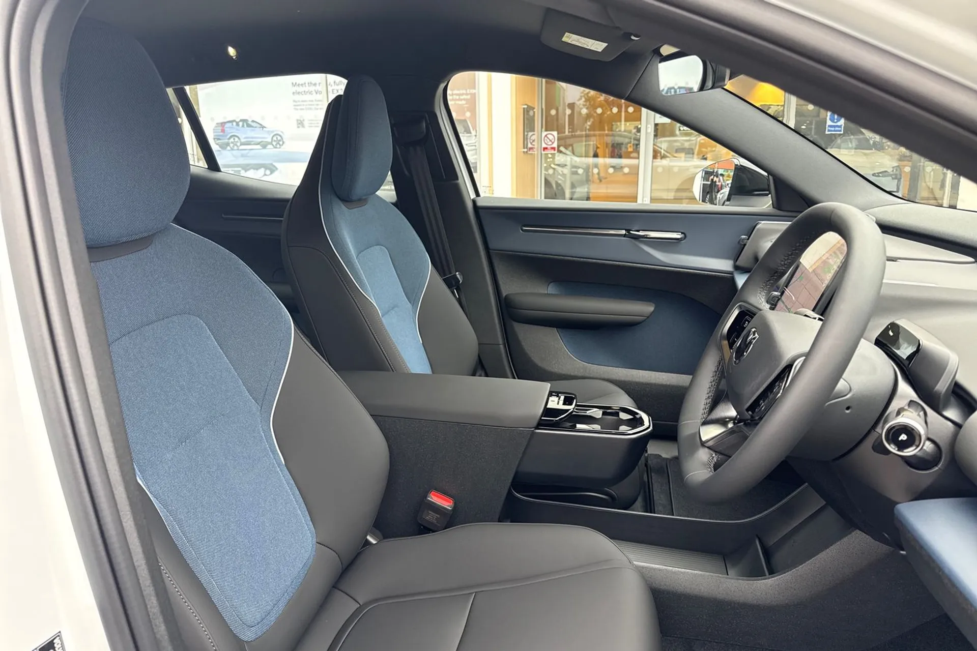 Volvo EX30 thumbnail image number 26