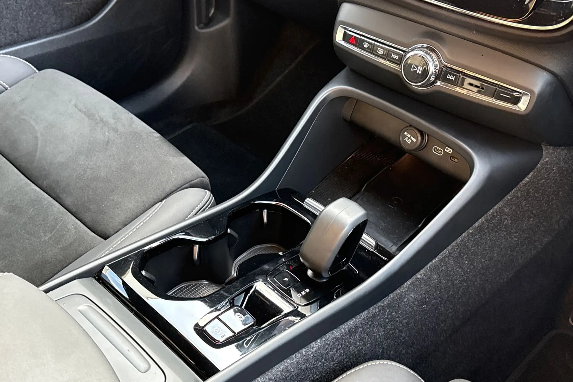 Volvo XC40 thumbnail image number 42