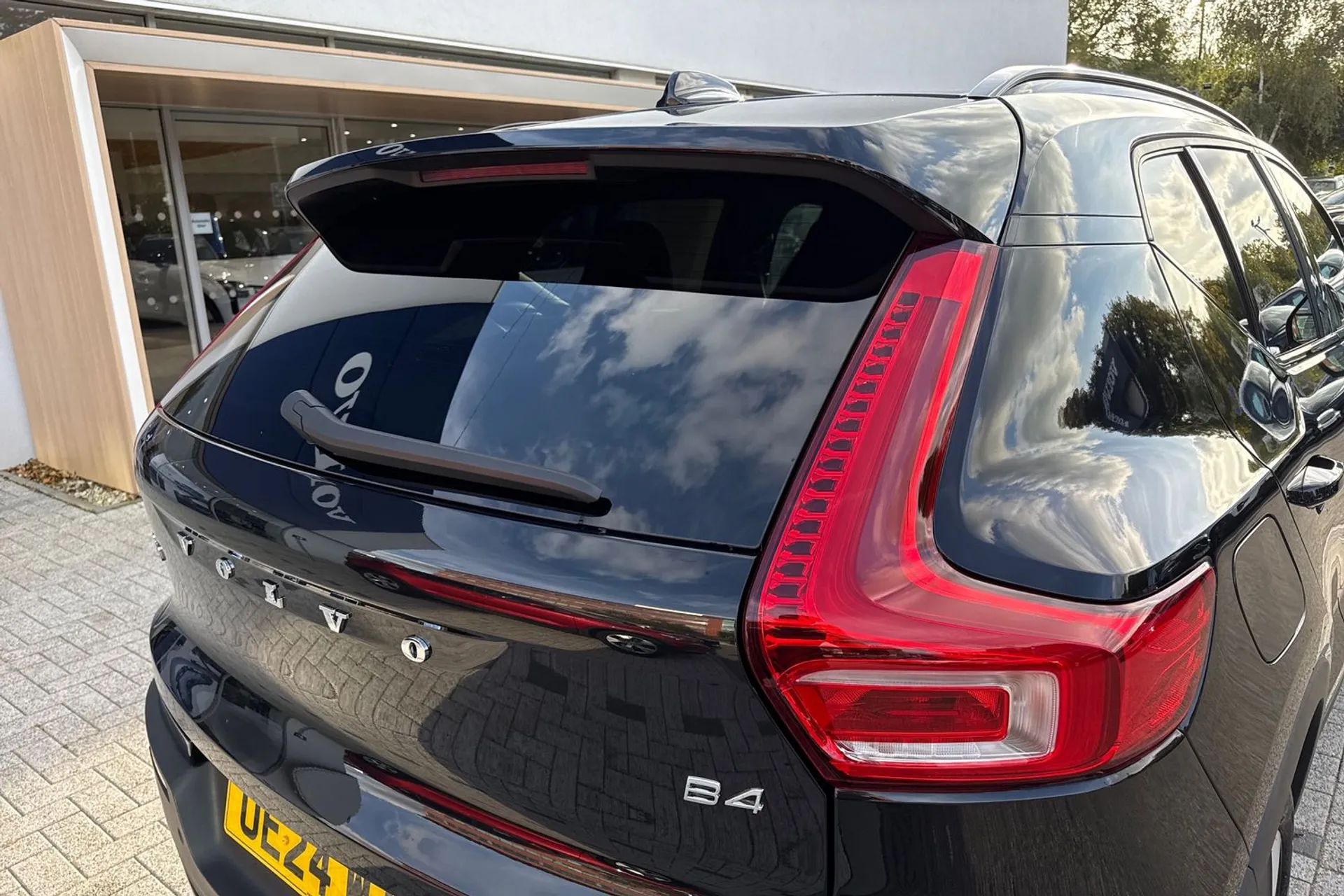 Volvo XC40 thumbnail image number 15