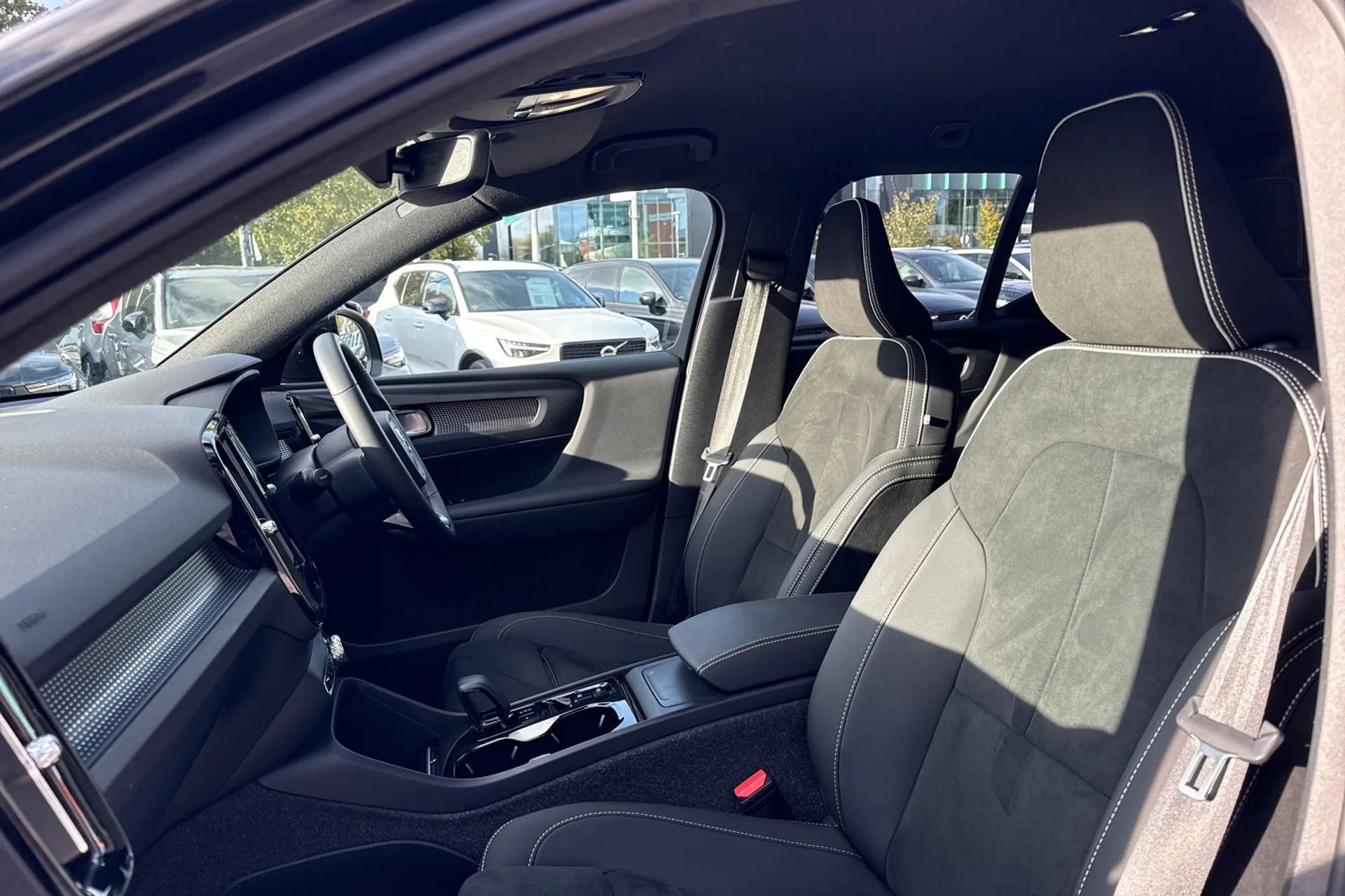 Volvo XC40 thumbnail image number 27