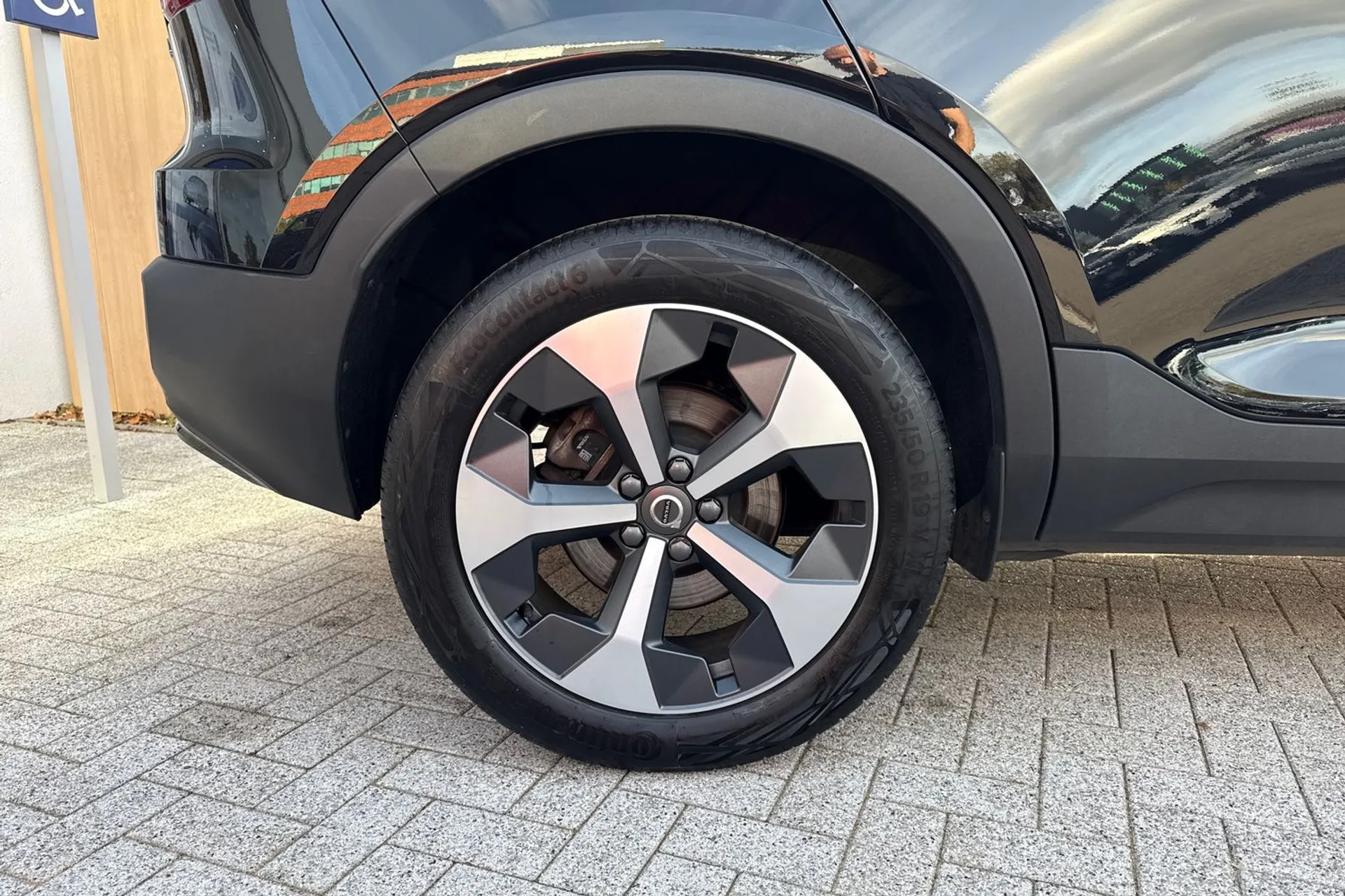 Volvo XC40 thumbnail image number 13