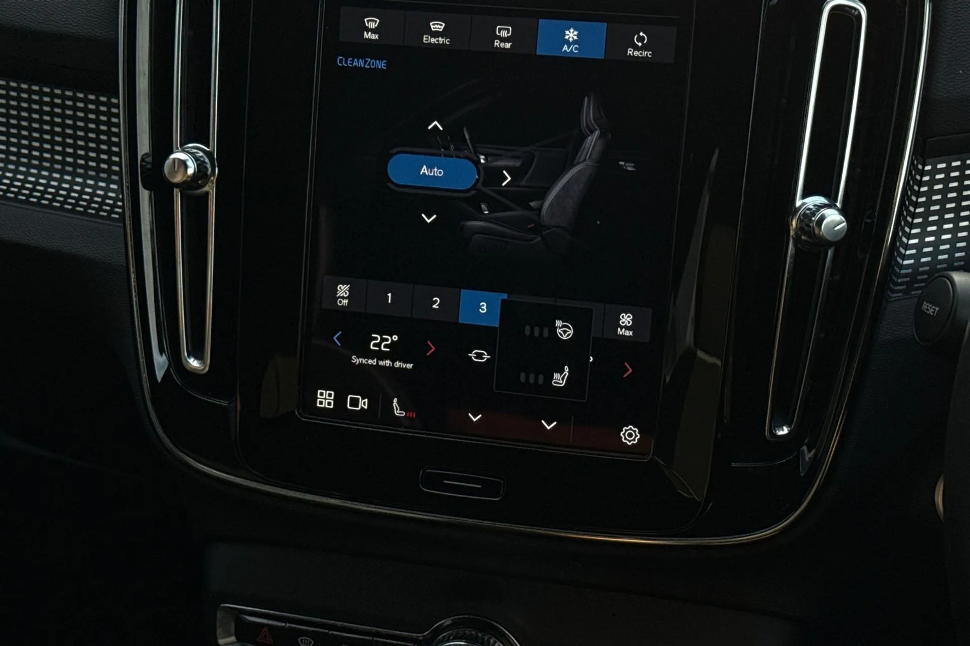 Volvo XC40 thumbnail image number 39