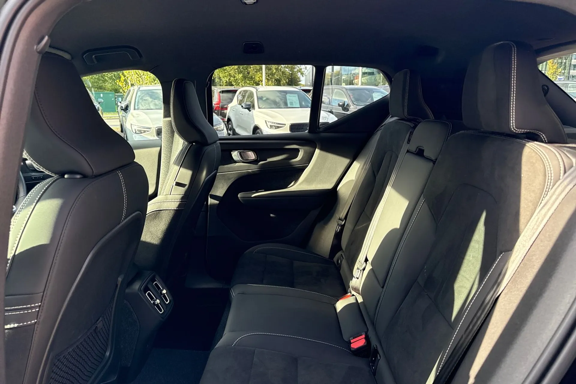 Volvo XC40 thumbnail image number 29