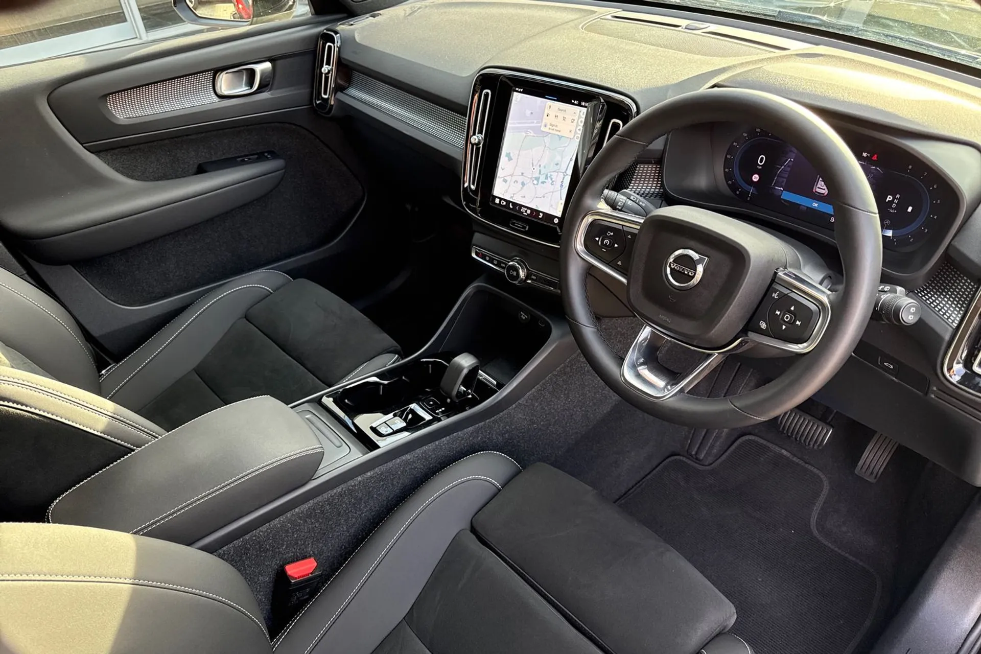 Volvo XC40 thumbnail image number 5