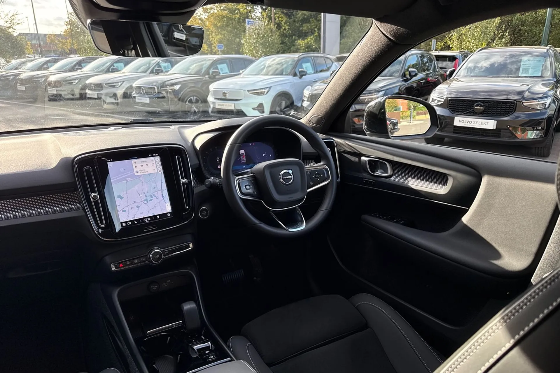 Volvo XC40 thumbnail image number 32