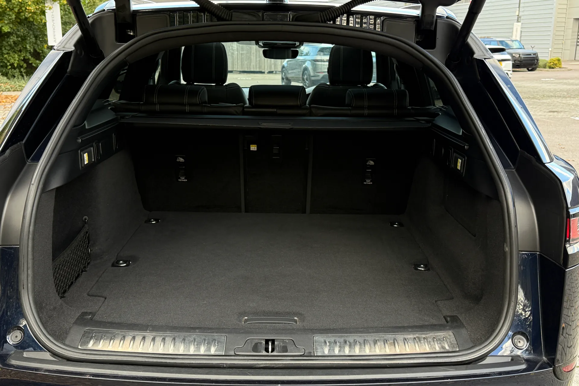 LAND ROVER RANGE ROVER VELAR thumbnail image number 24