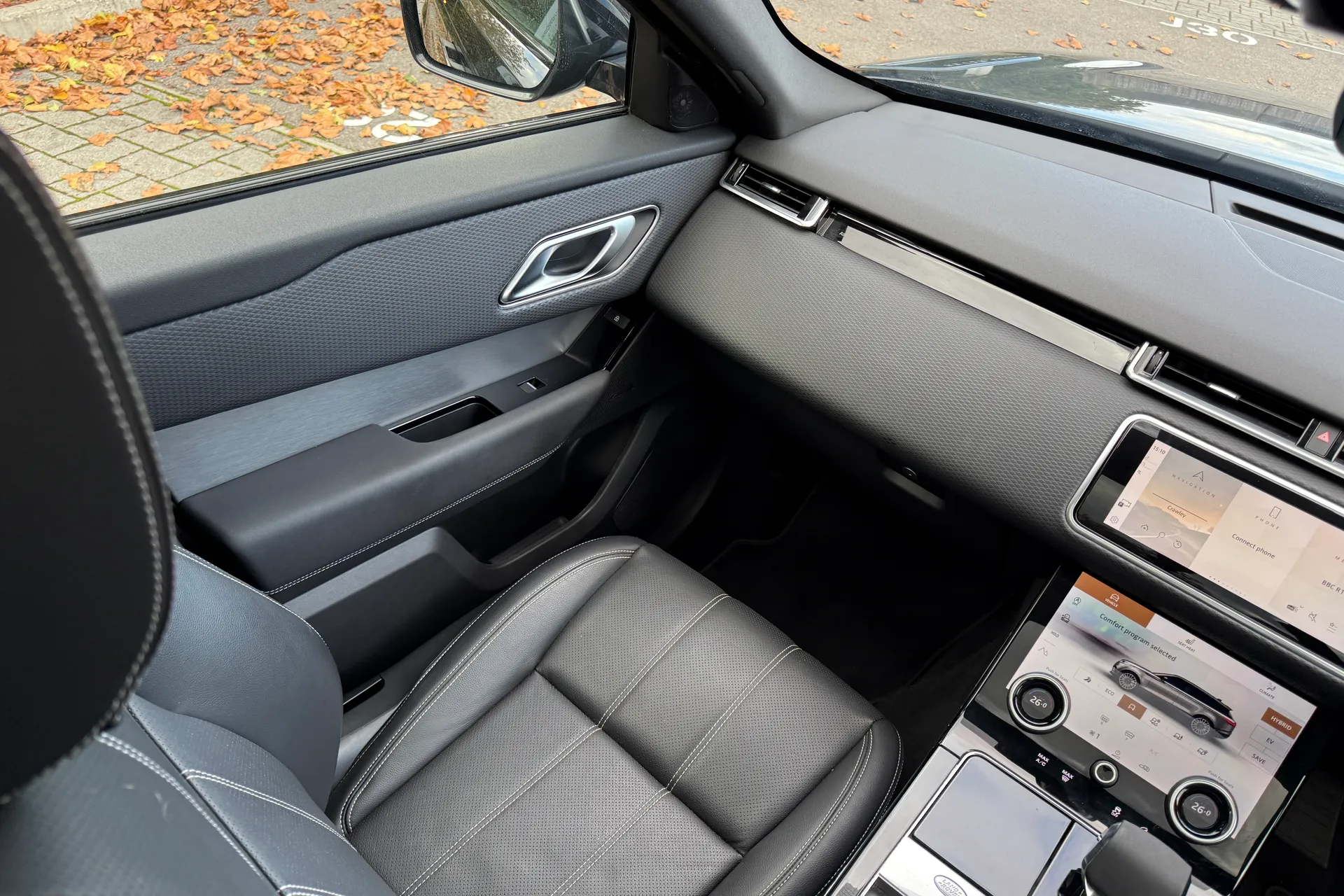 LAND ROVER RANGE ROVER VELAR thumbnail image number 18