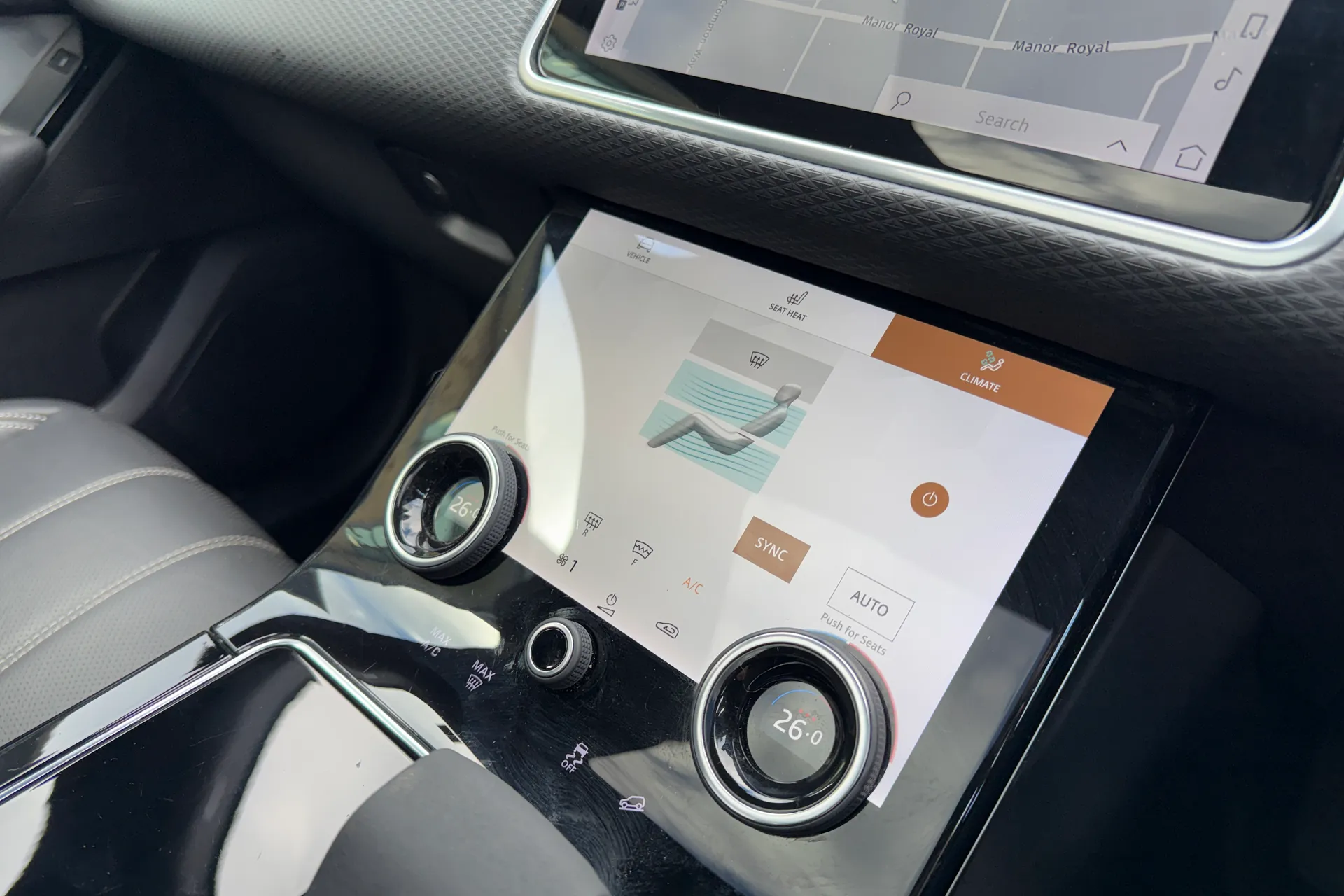 LAND ROVER RANGE ROVER VELAR thumbnail image number 43